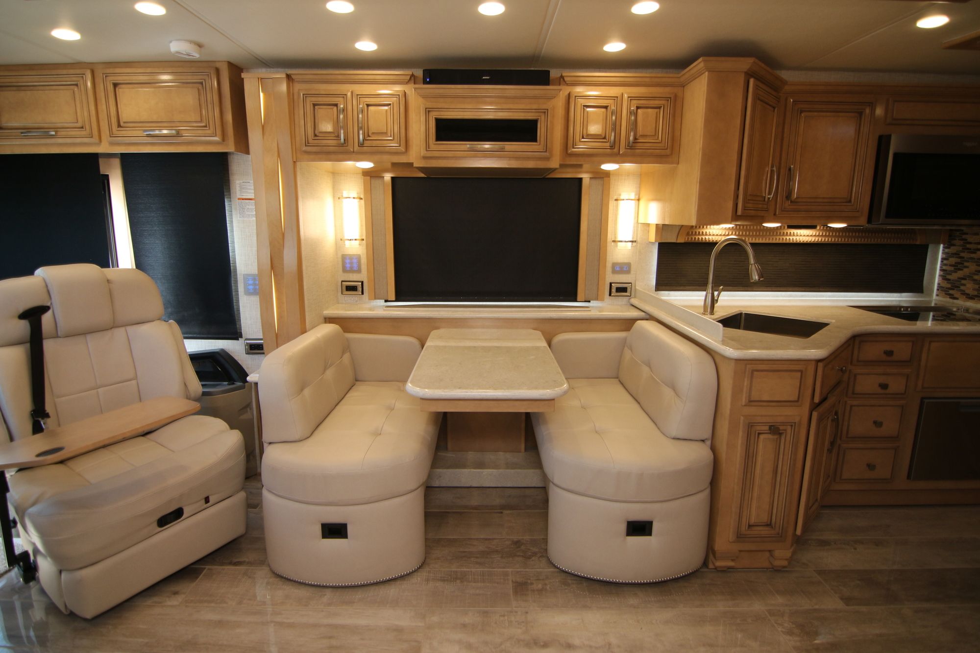 New 2019 Newmar New Aire 3343 Class A  For Sale