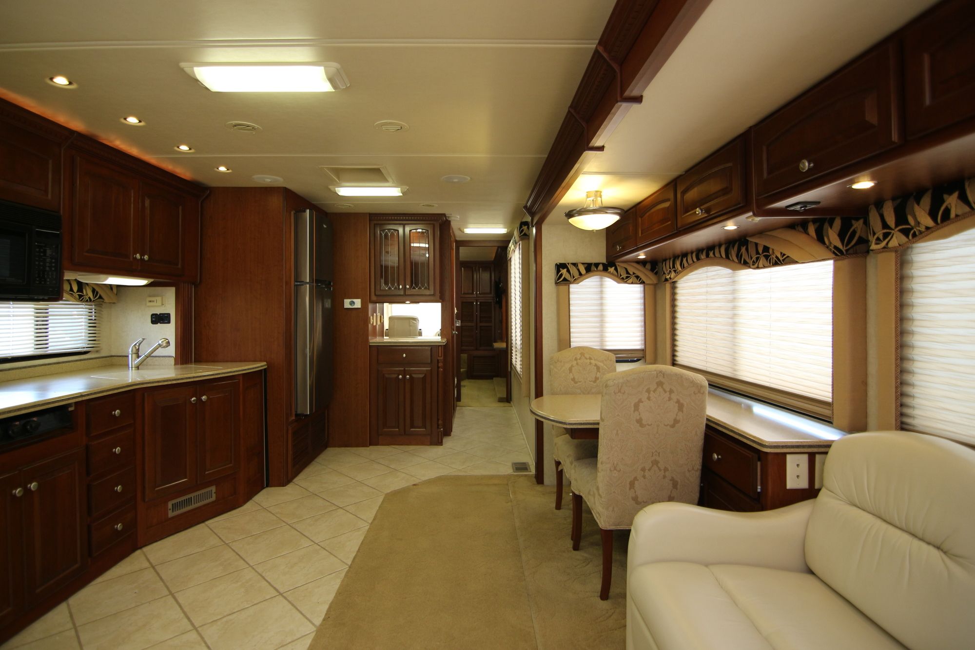 Used 2006 Four Winds Mandalay 40E Class A  For Sale