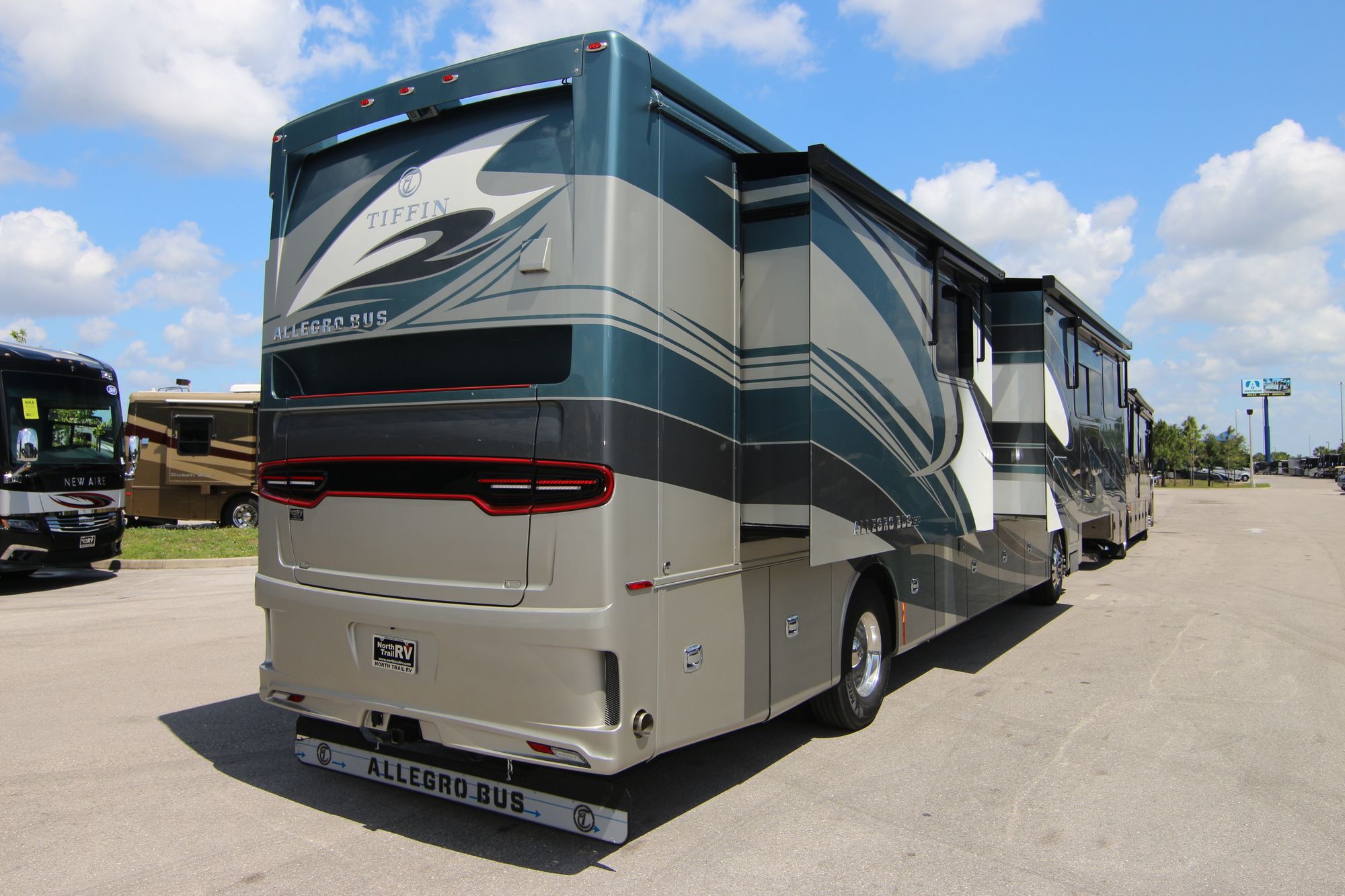 New 2019 Tiffin Motor Homes Allegro Bus 40IP Class A  For Sale