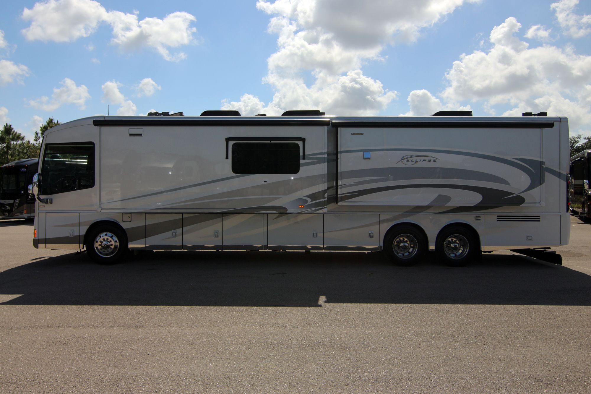 Used 2014 Itasca Ellipse 42GD Class A  For Sale