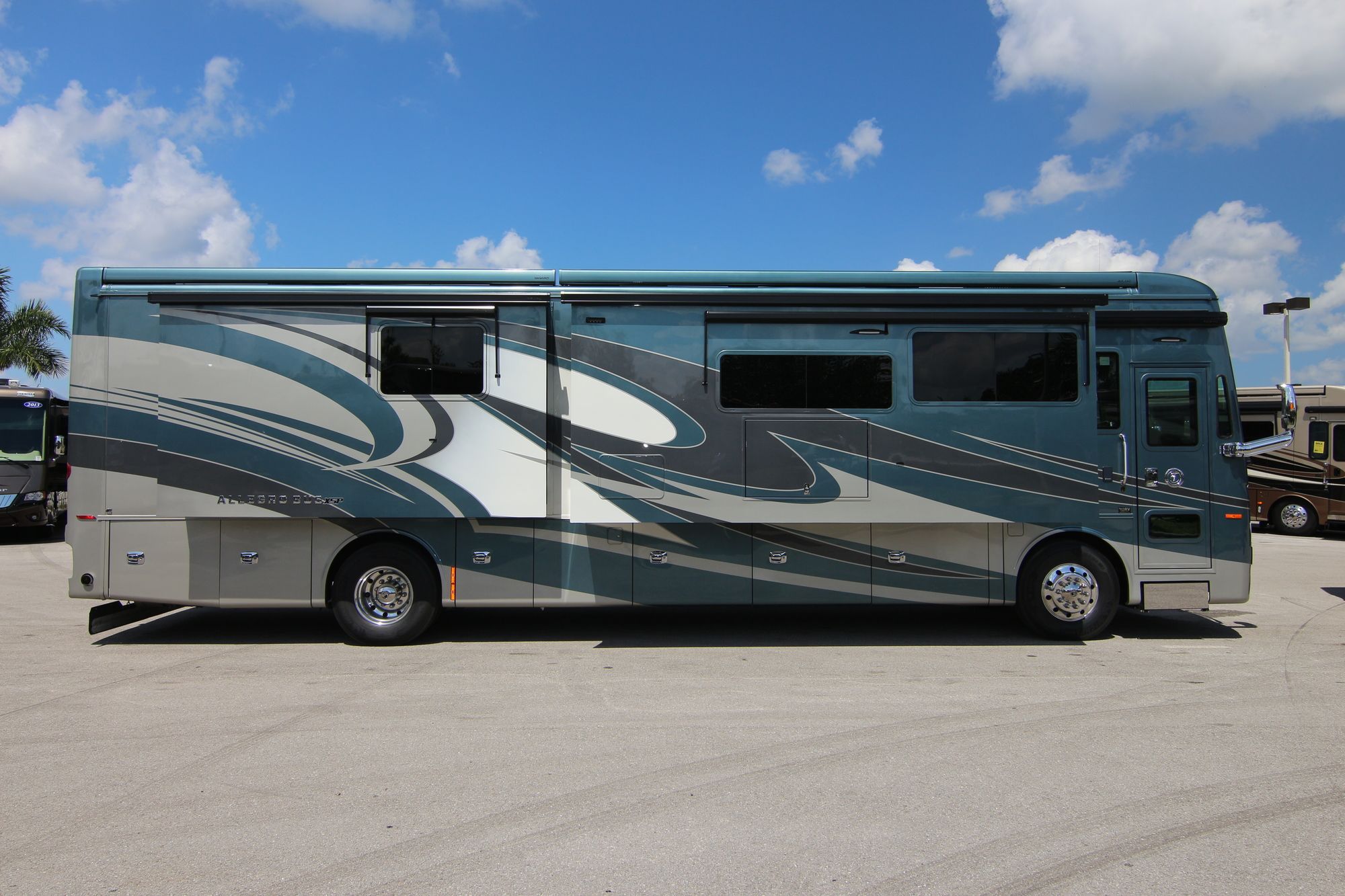 New 2019 Tiffin Motor Homes Allegro Bus 40IP Class A  For Sale