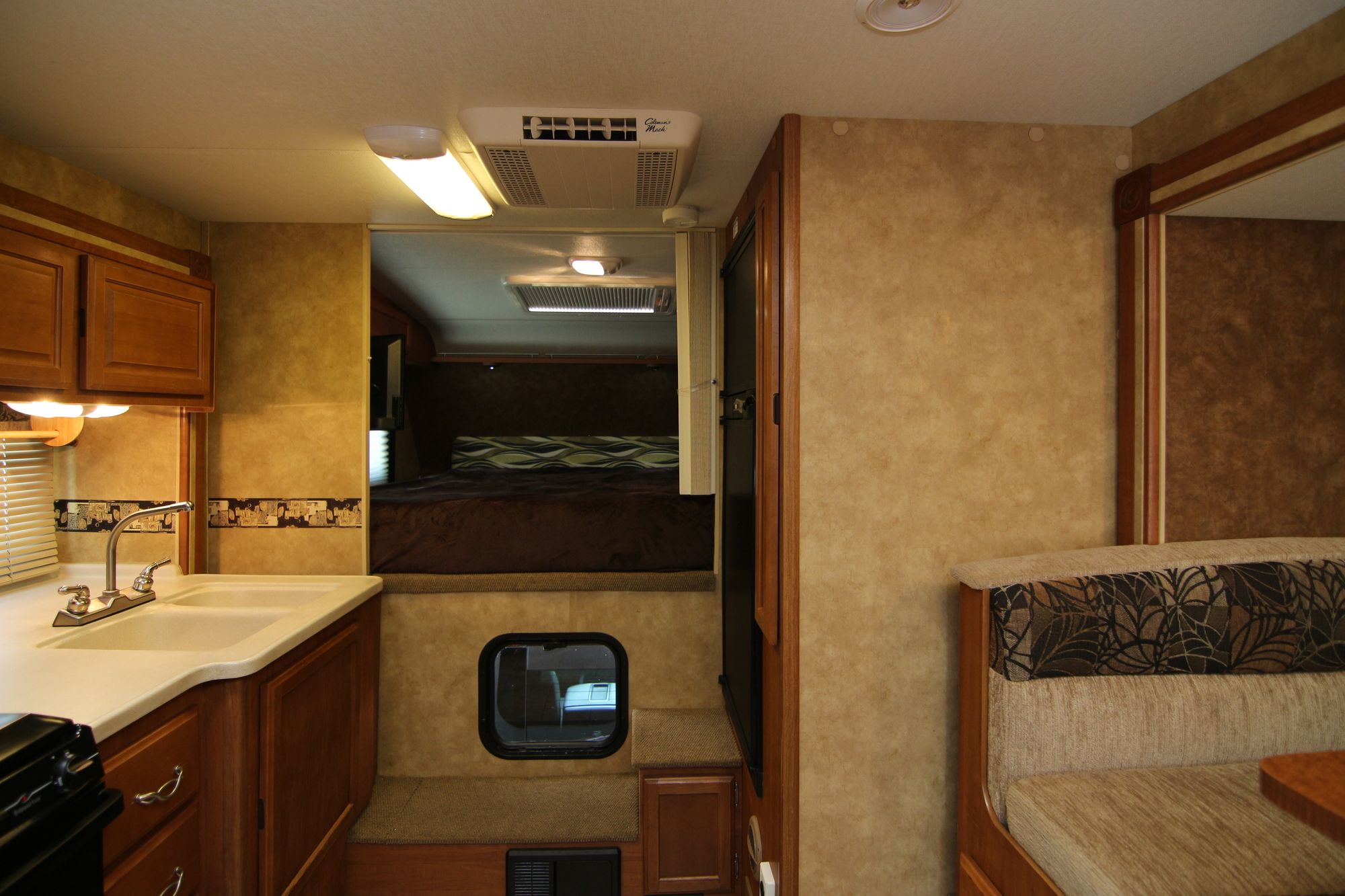 Used 2012 Lance 992 992 Truck Camper  For Sale