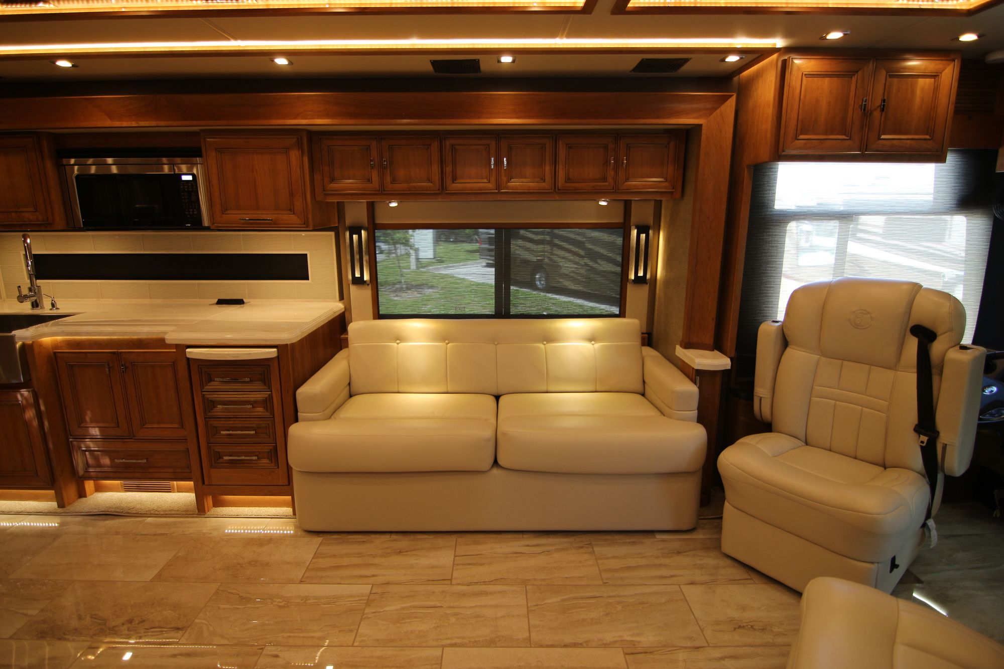 New 2019 Tiffin Motor Homes Allegro Bus 40IP Class A  For Sale