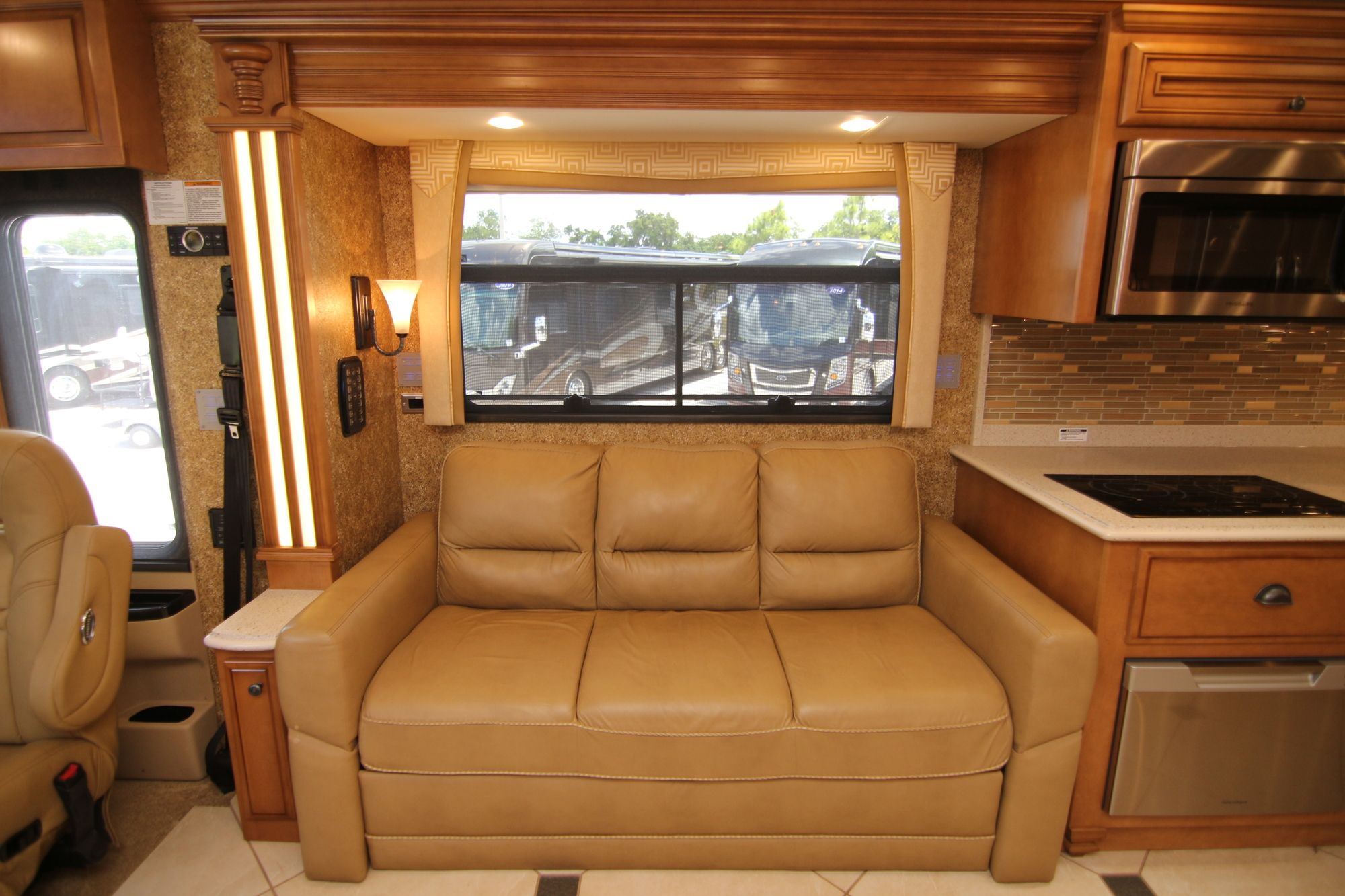 Used 2014 Newmar Dutch Star 4369 Class A  For Sale