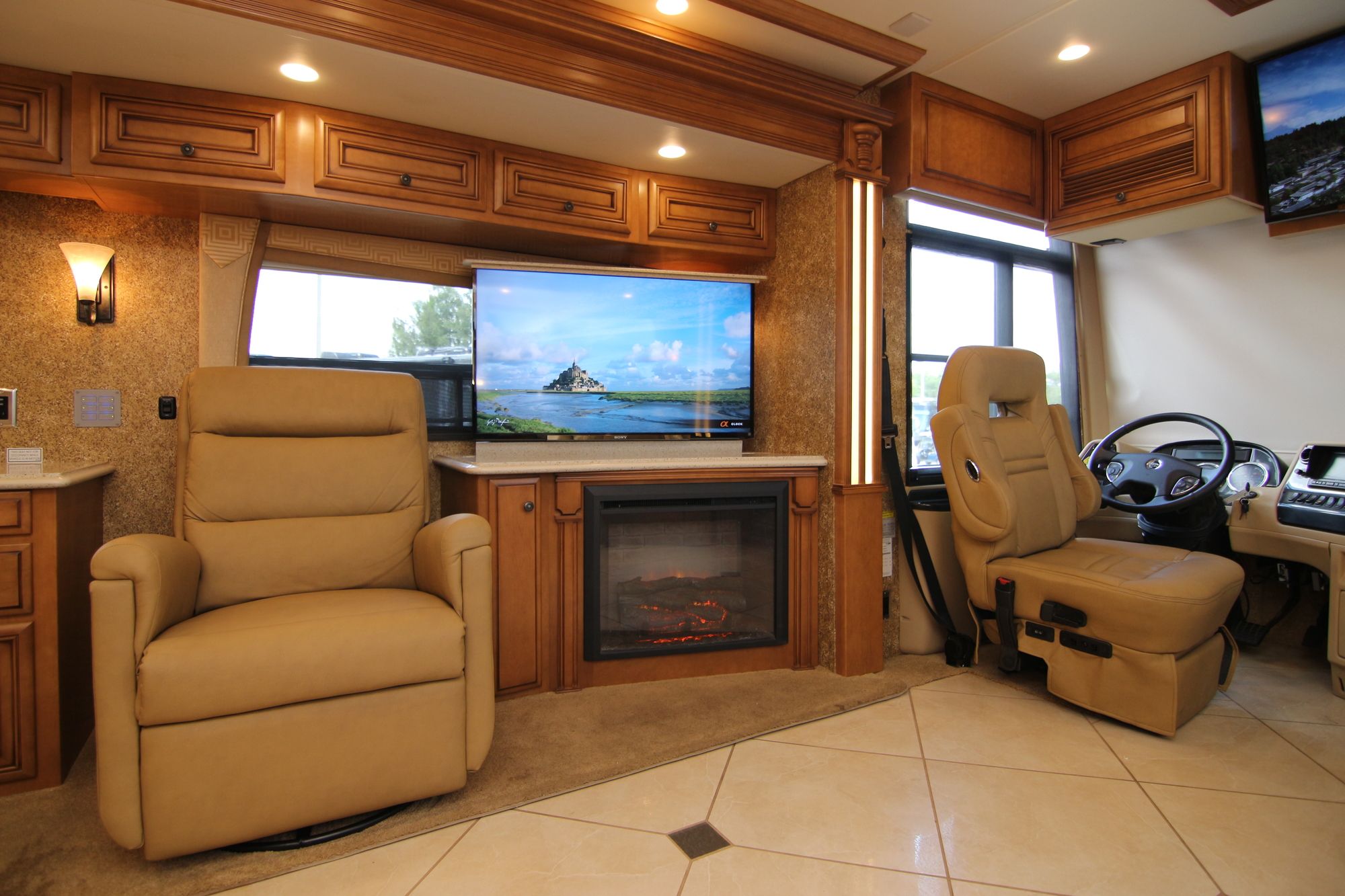 Used 2014 Newmar Dutch Star 4369 Class A  For Sale