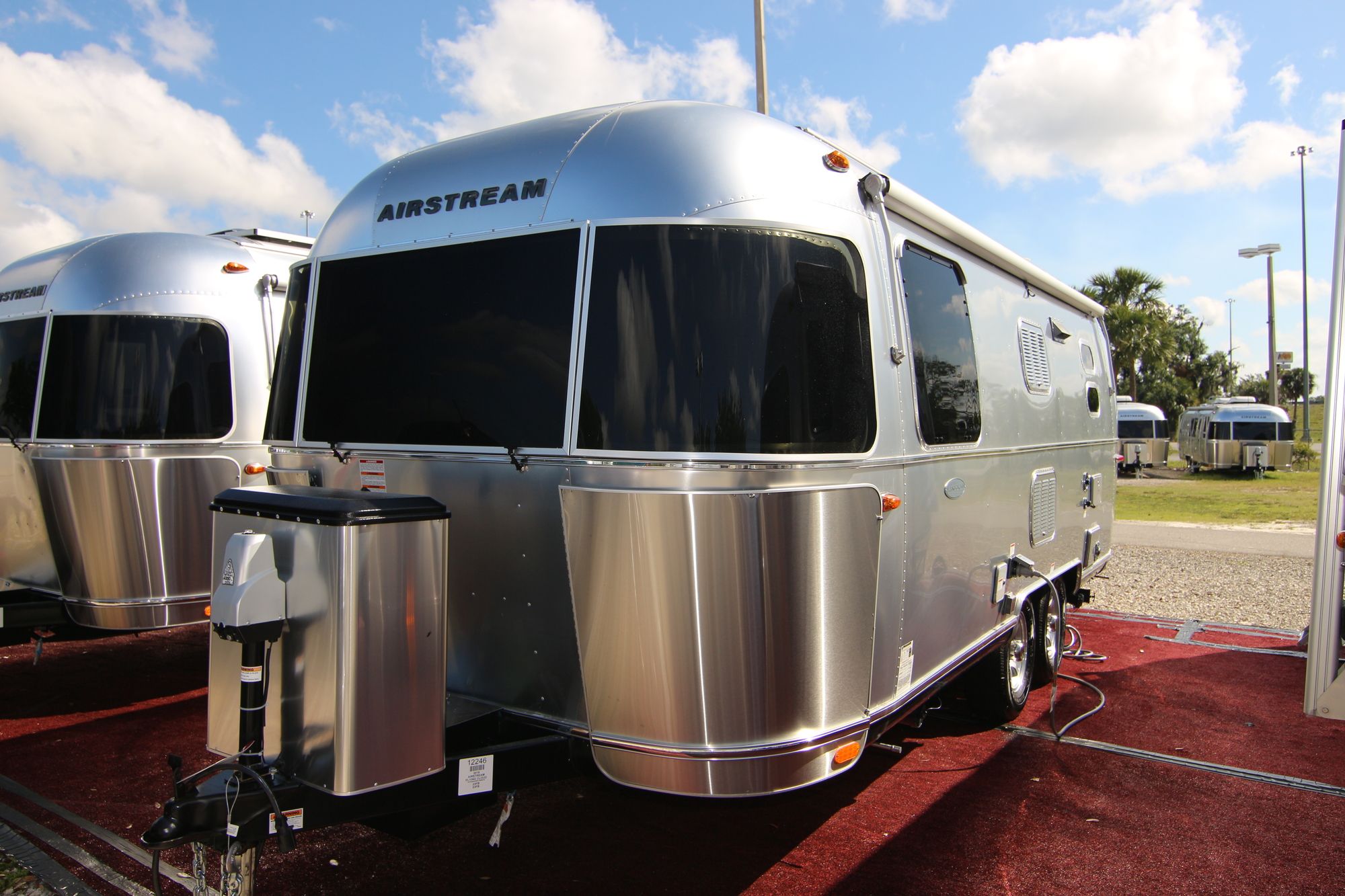 New 2019 Airstream Flying Cloud 23FB Travel Trailer  For Sale