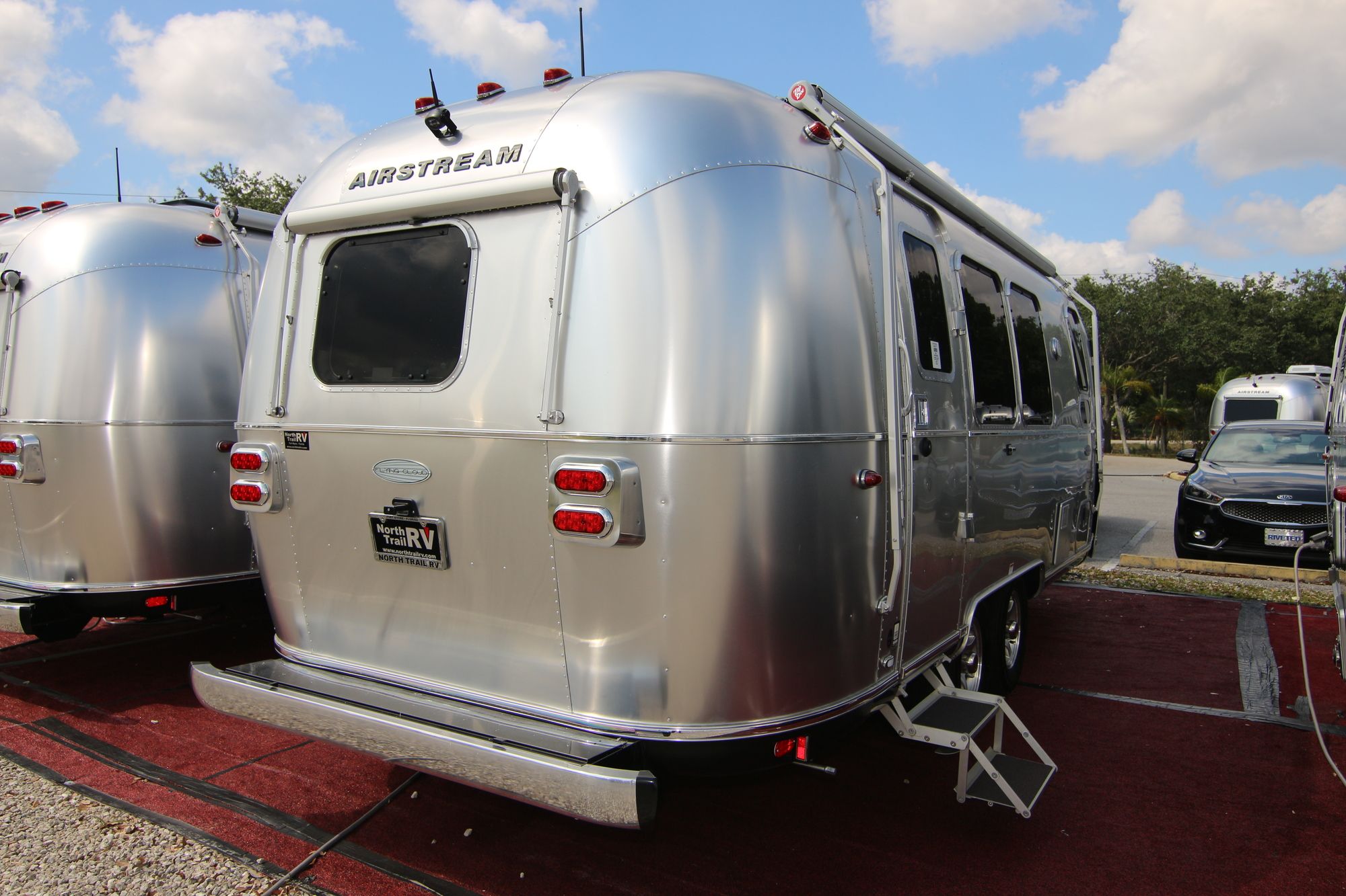 New 2019 Airstream Flying Cloud 23FB Travel Trailer  For Sale