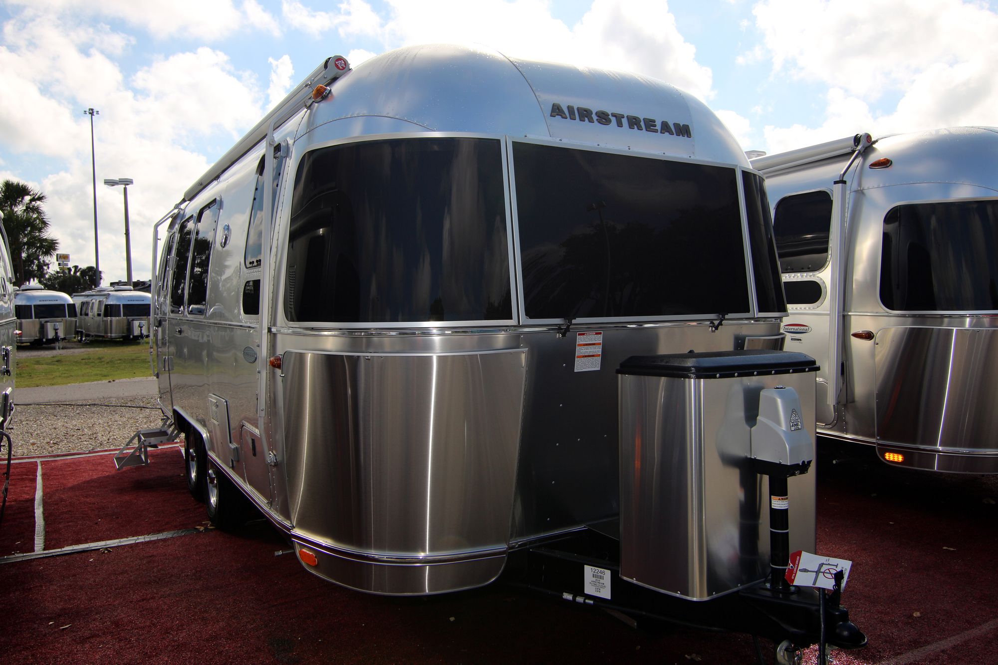 New 2019 Airstream Flying Cloud 23FB Travel Trailer  For Sale