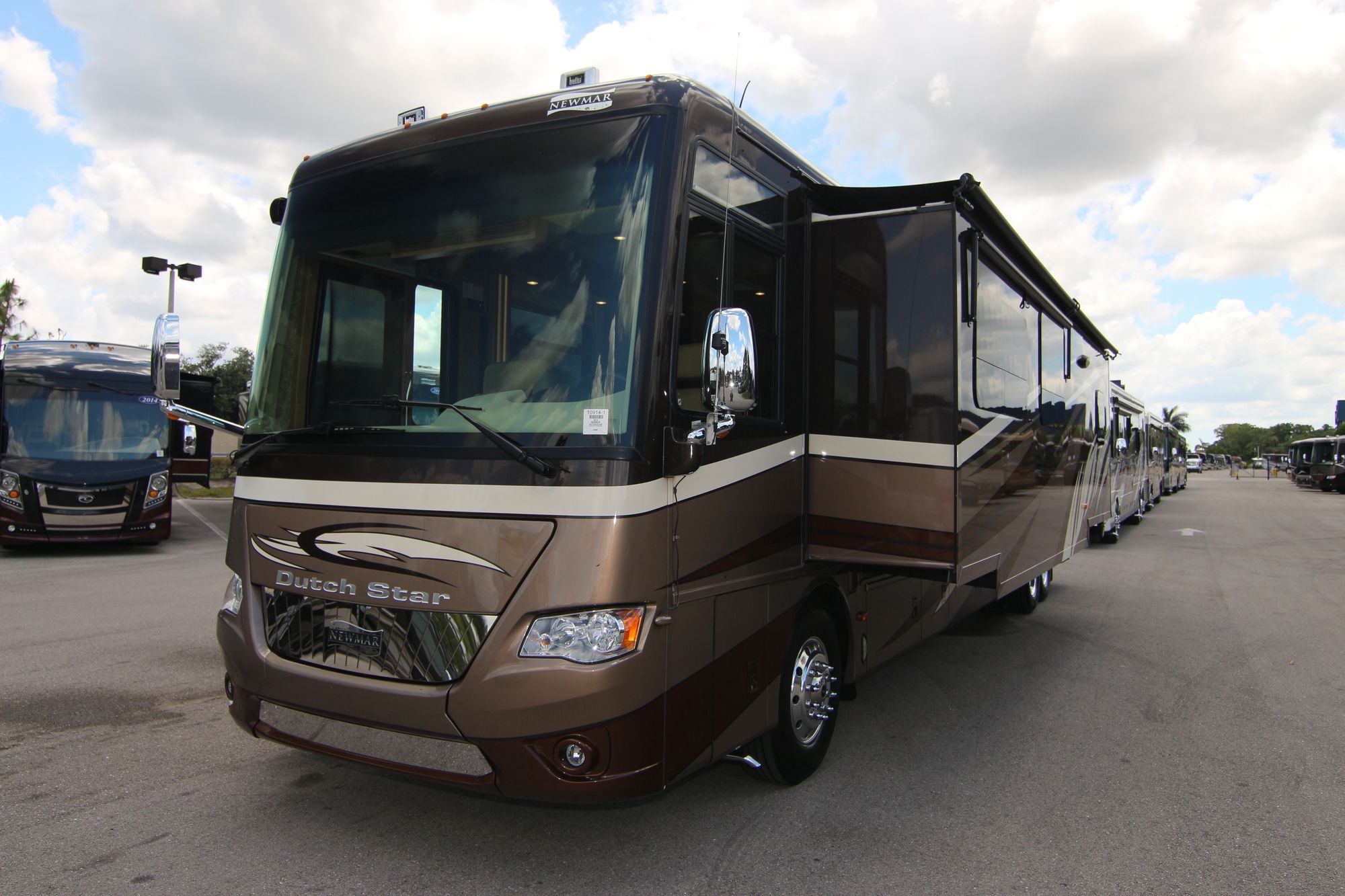 Used 2014 Newmar Dutch Star 4369 Class A  For Sale