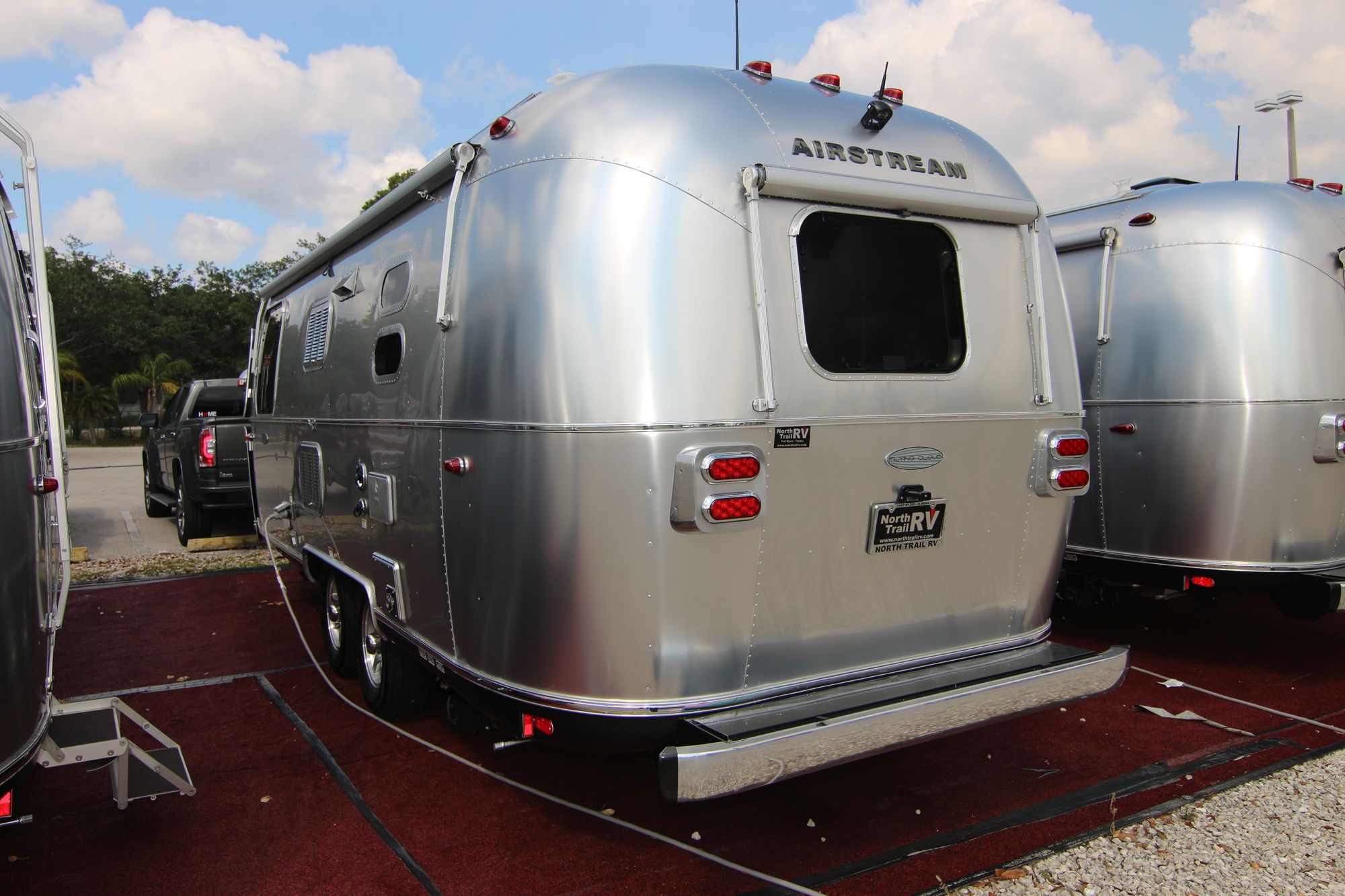 New 2019 Airstream Flying Cloud 23FB Travel Trailer  For Sale