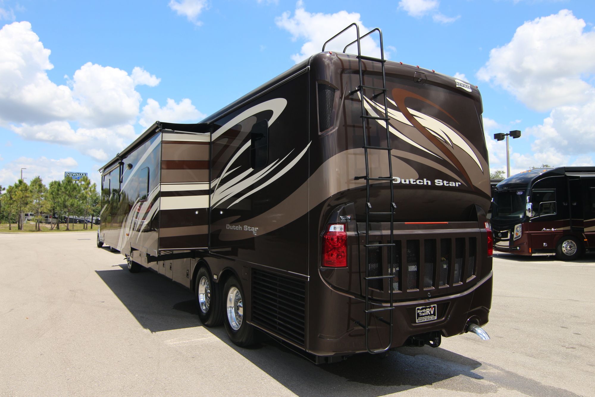 Used 2014 Newmar Dutch Star 4369 Class A  For Sale