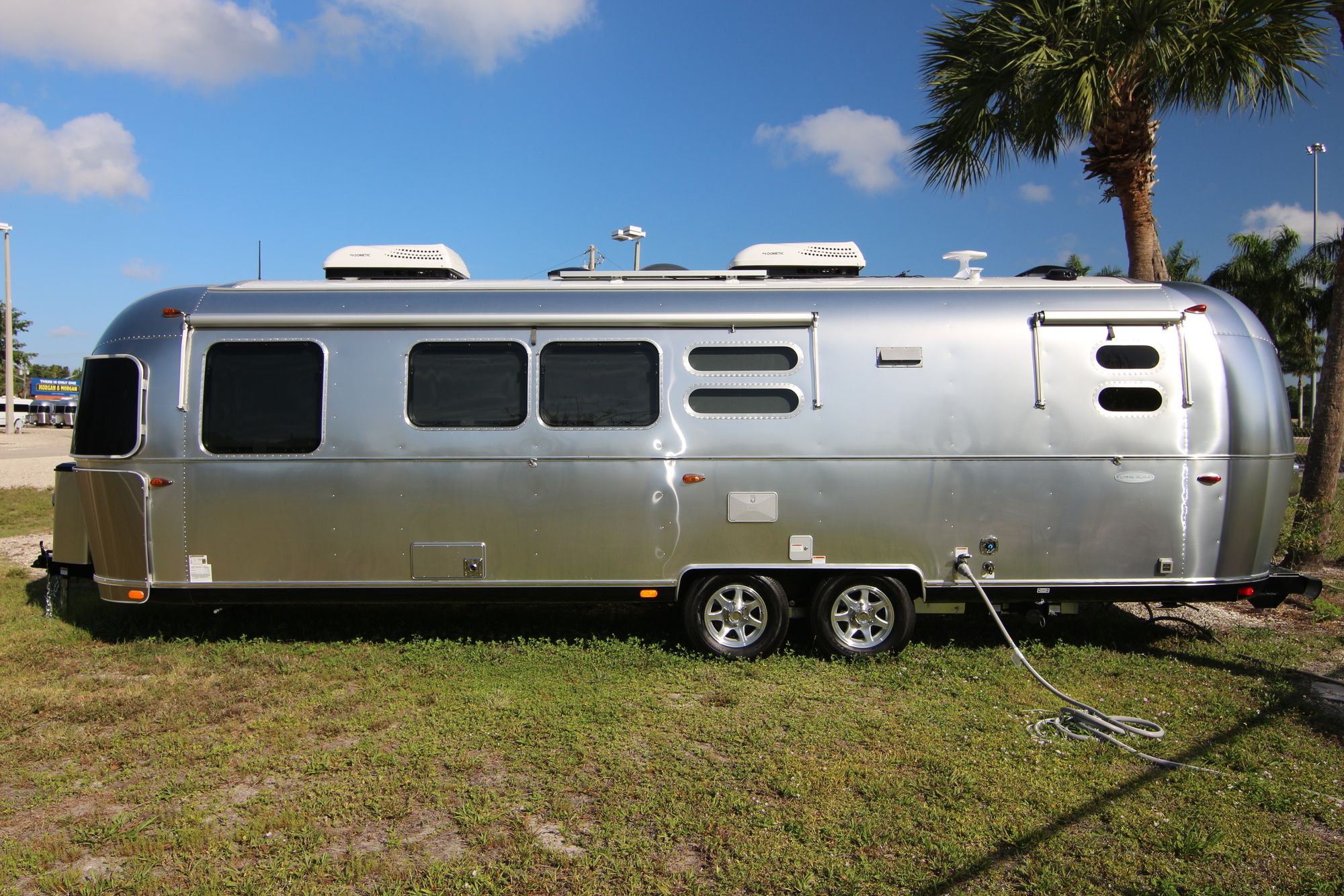 New 2019 Airstream Flying Cloud 30FB Travel Trailer  For Sale