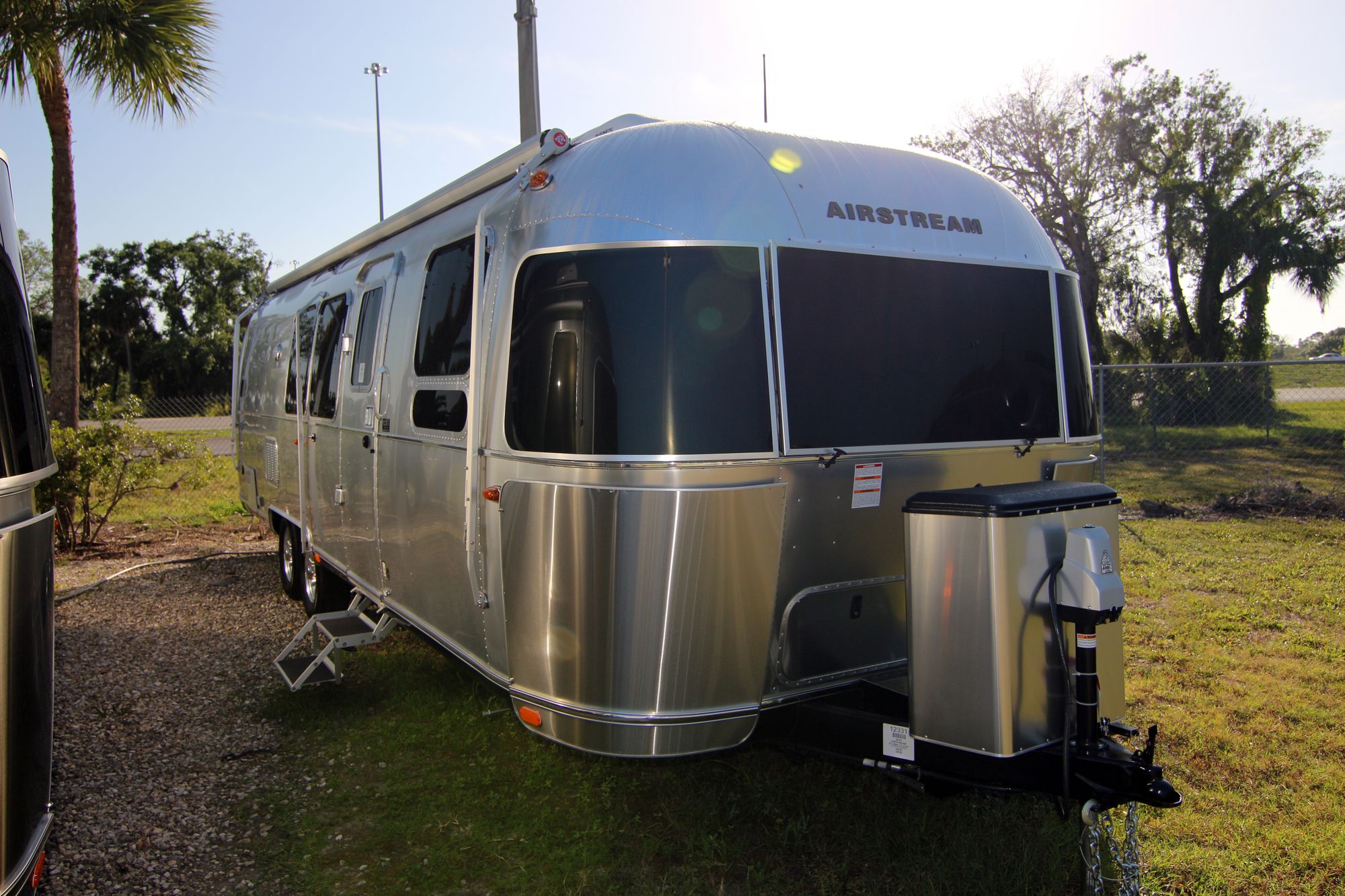 New 2019 Airstream Flying Cloud 30FB Travel Trailer  For Sale