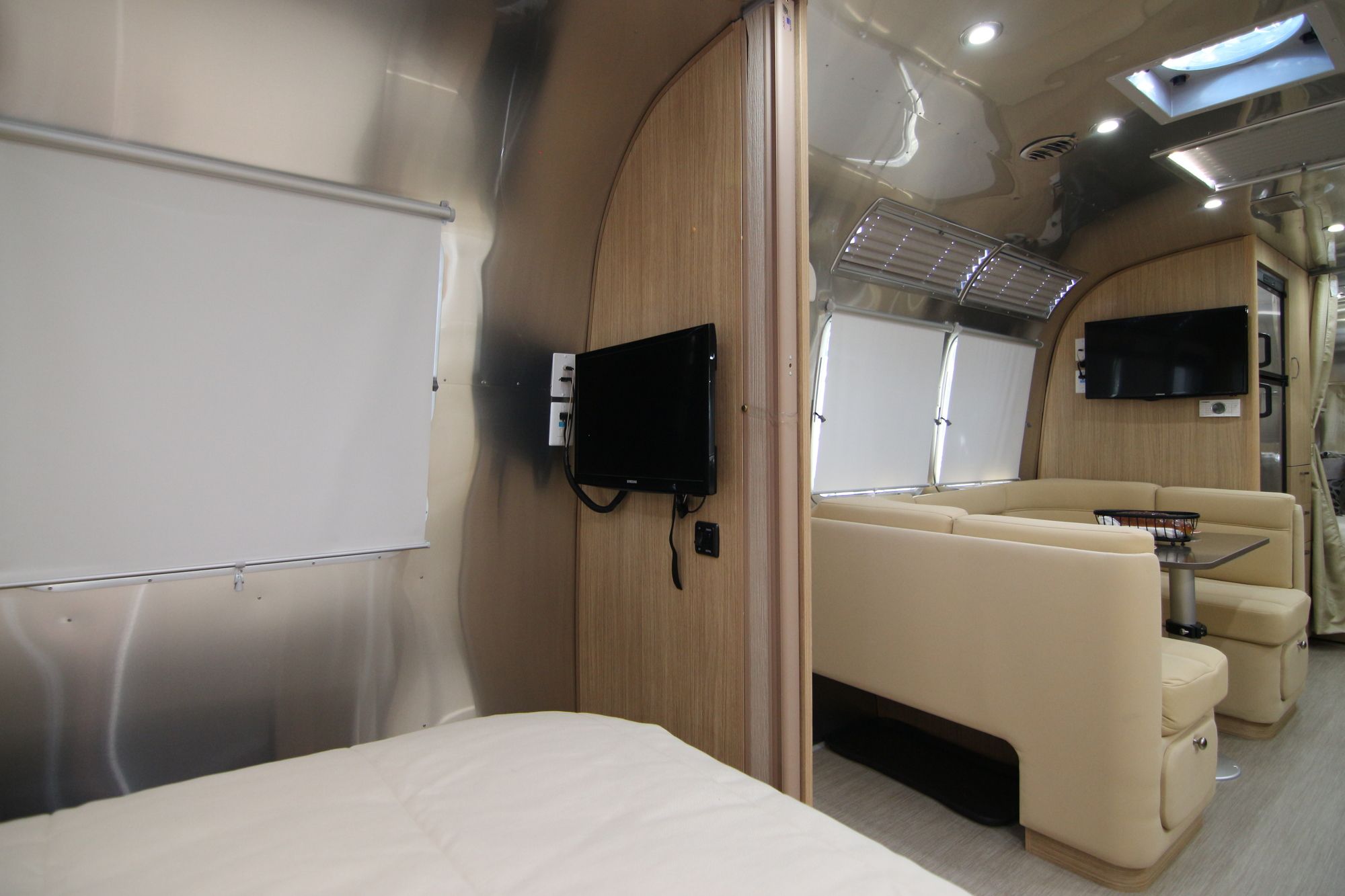 New 2019 Airstream Flying Cloud 30FB Travel Trailer  For Sale