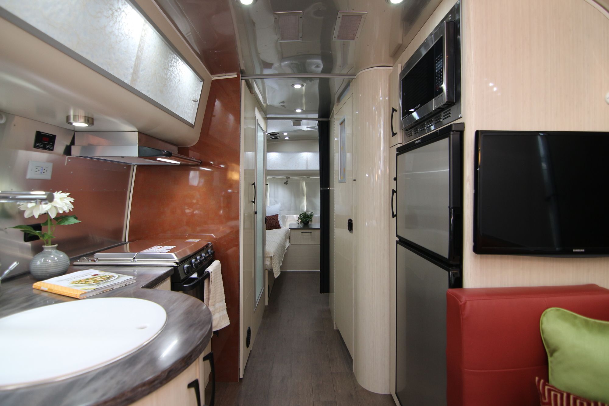 New 2019 Airstream Intl Serenity 25RB Travel Trailer  For Sale