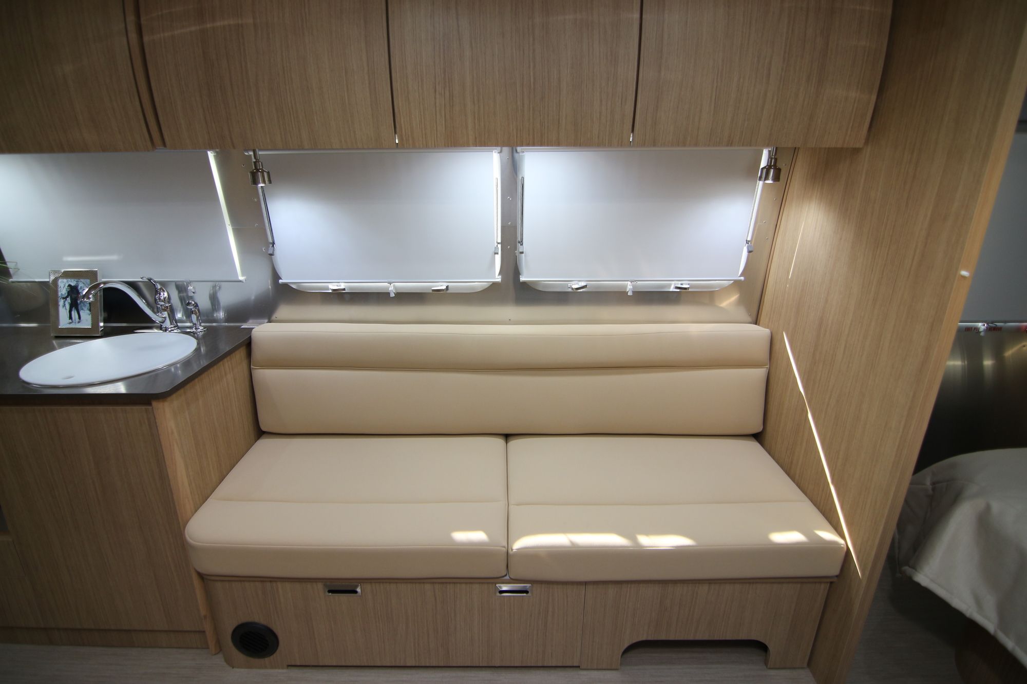 New 2019 Airstream Flying Cloud 30FB Travel Trailer  For Sale