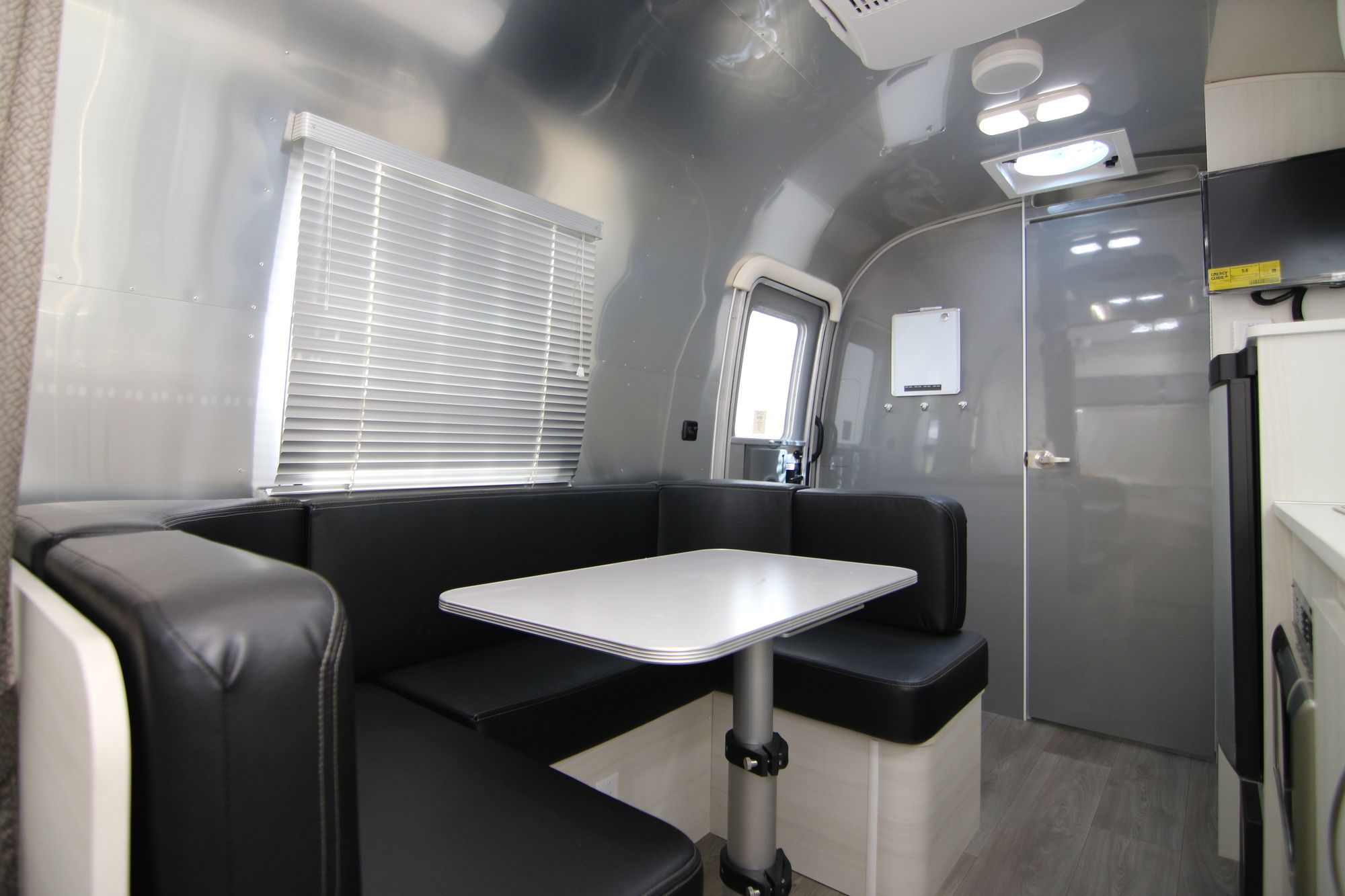 New 2019 Airstream Sport 22FB Travel Trailer  For Sale