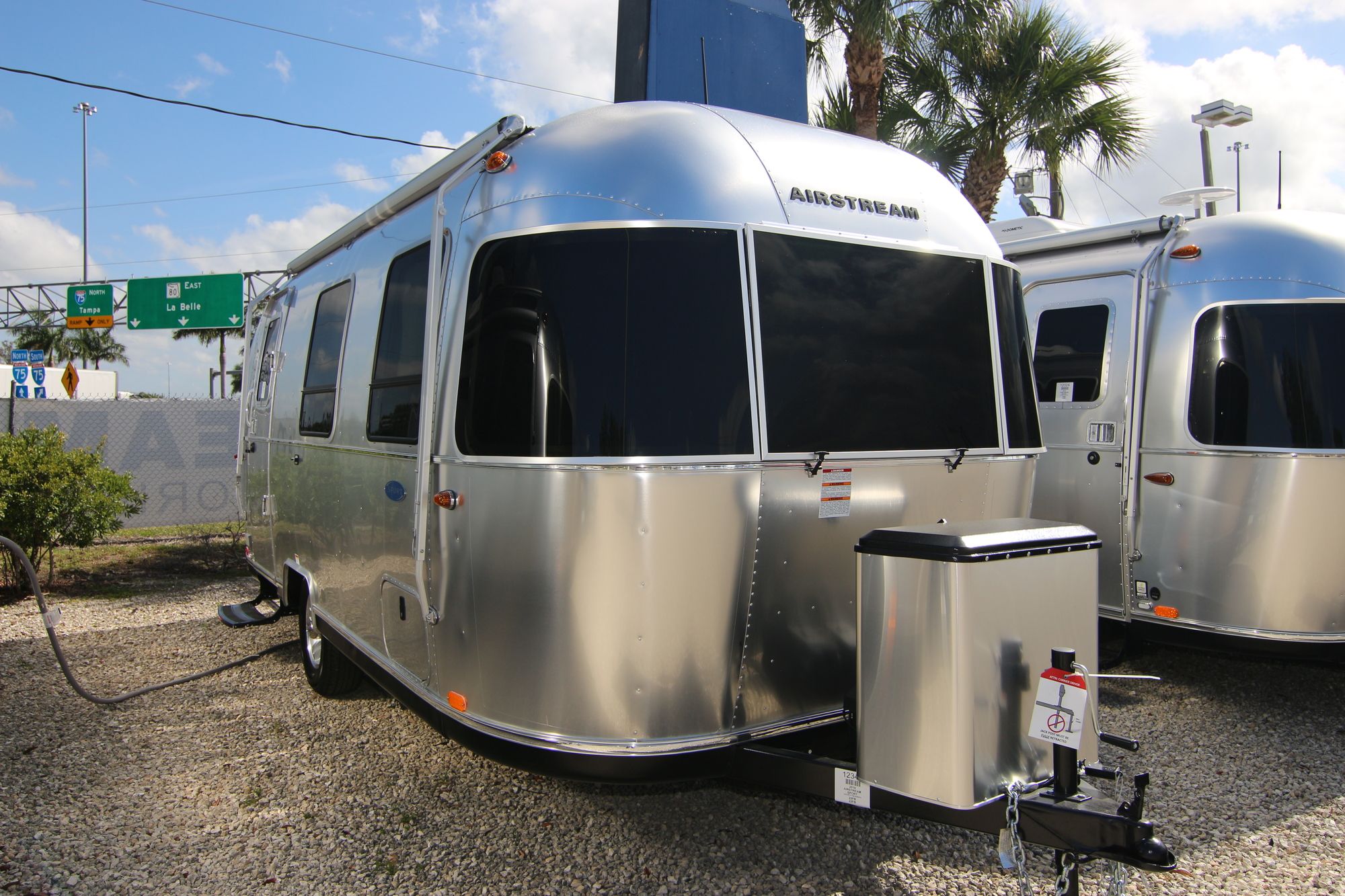 New 2019 Airstream Sport 22FB Travel Trailer  For Sale