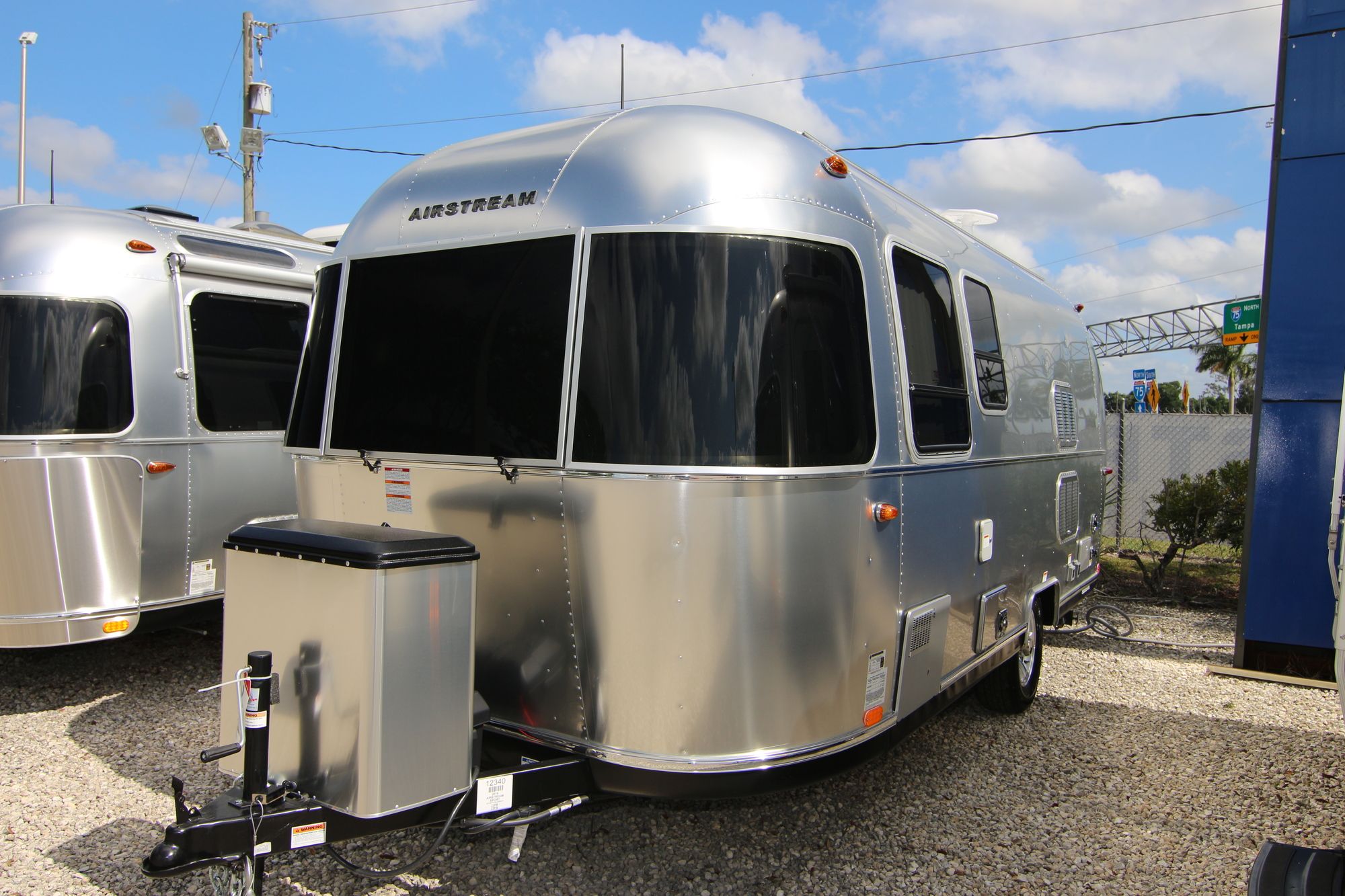 New 2019 Airstream Sport 22FB Travel Trailer  For Sale