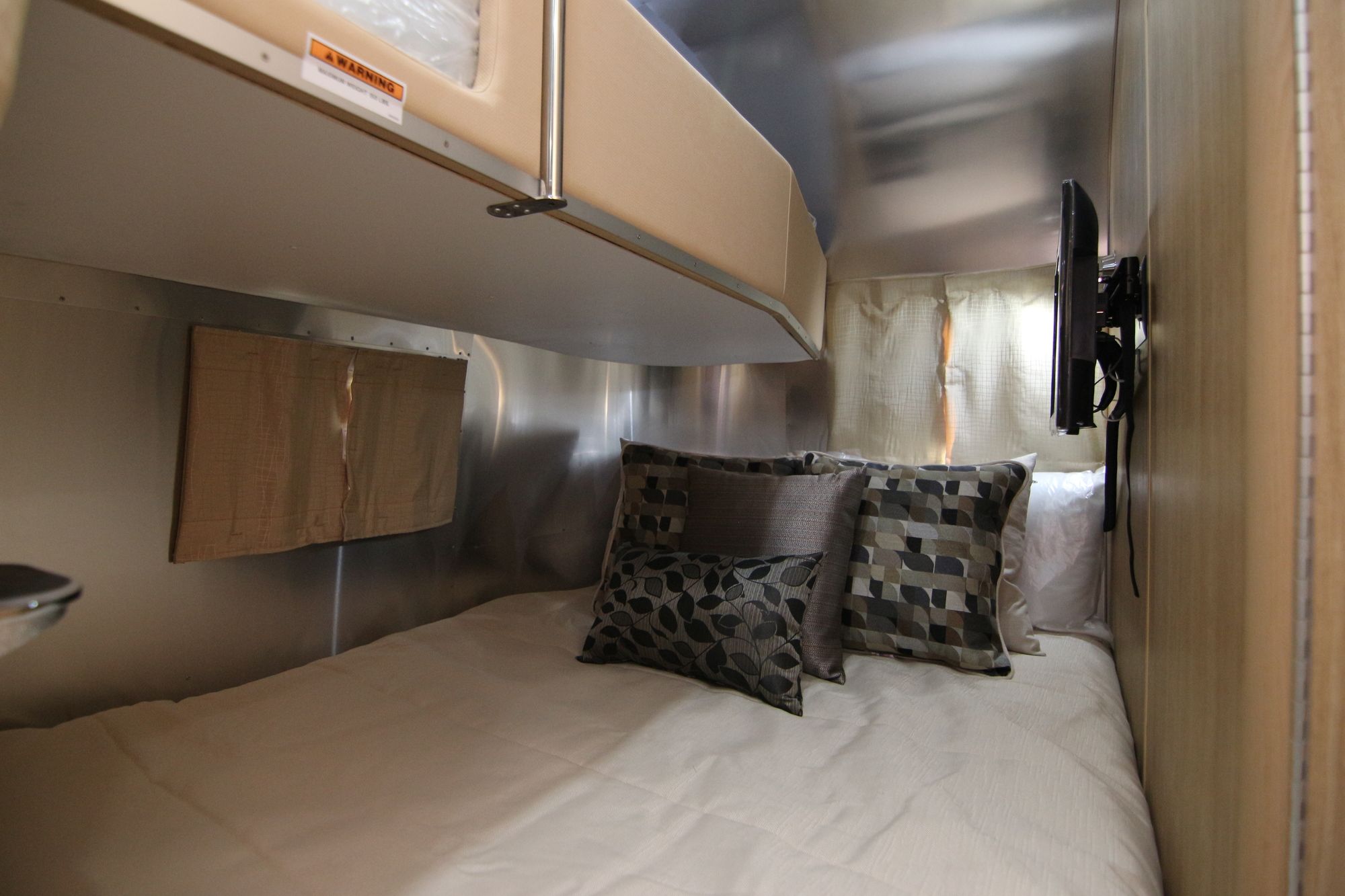 New 2019 Airstream Flying Cloud 30FB Travel Trailer  For Sale