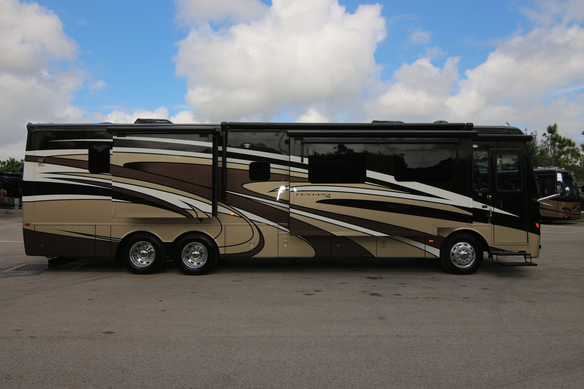 Used 2015 Newmar Ventana 4002 Class A  For Sale