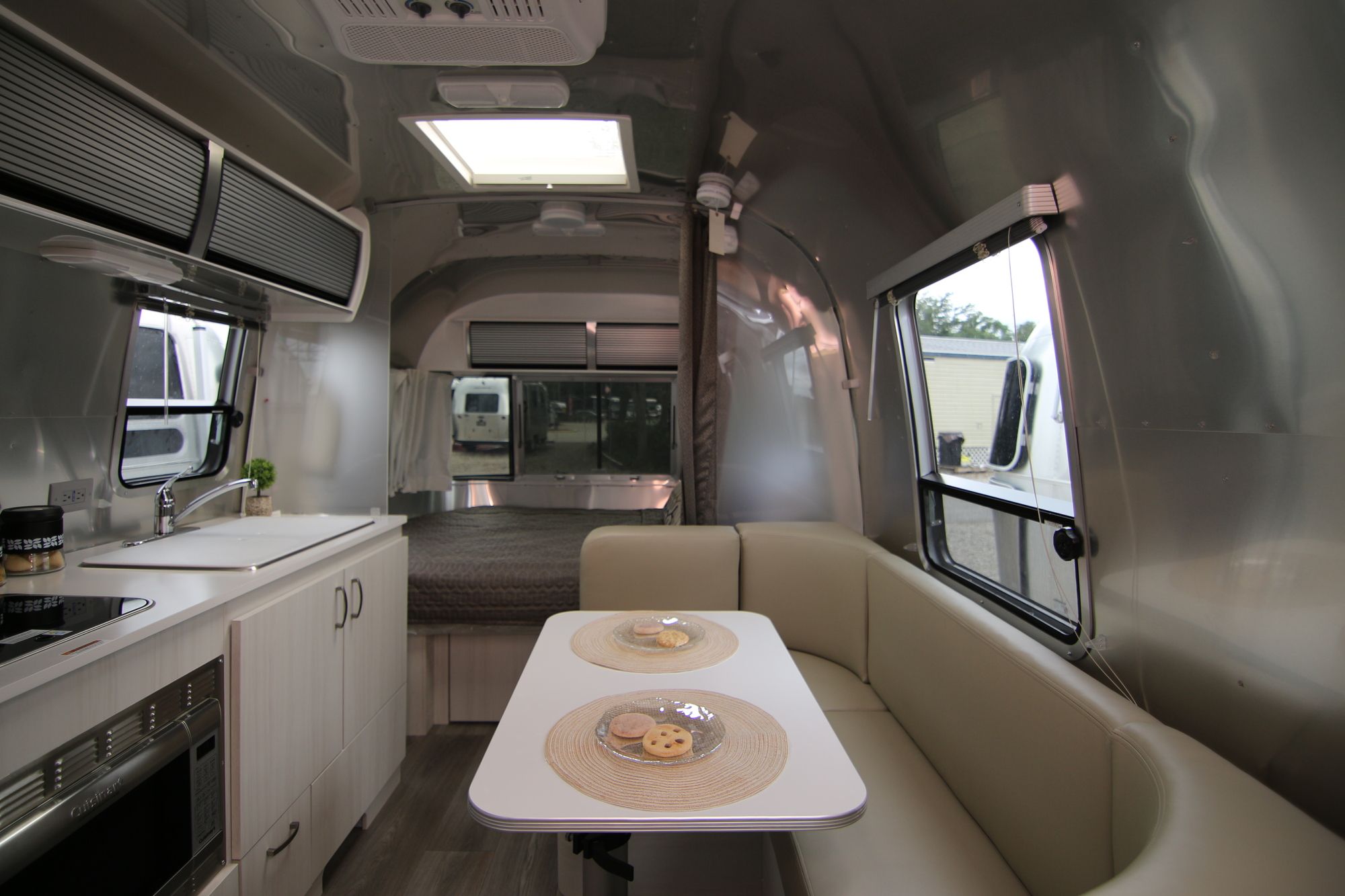 New 2019 Airstream Sport 22FB Travel Trailer  For Sale