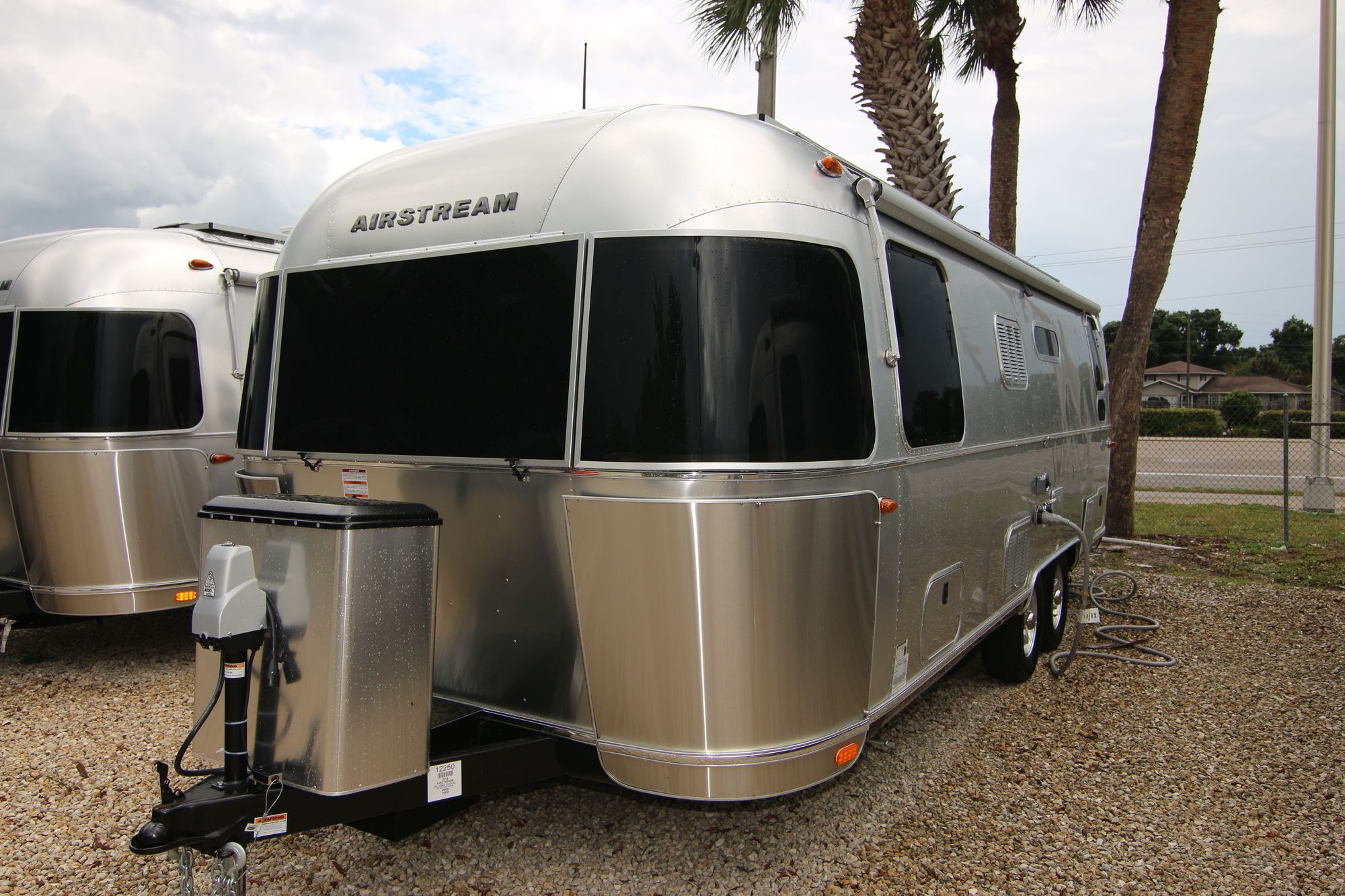 New 2019 Airstream Flying Cloud 25RB Travel Trailer  For Sale