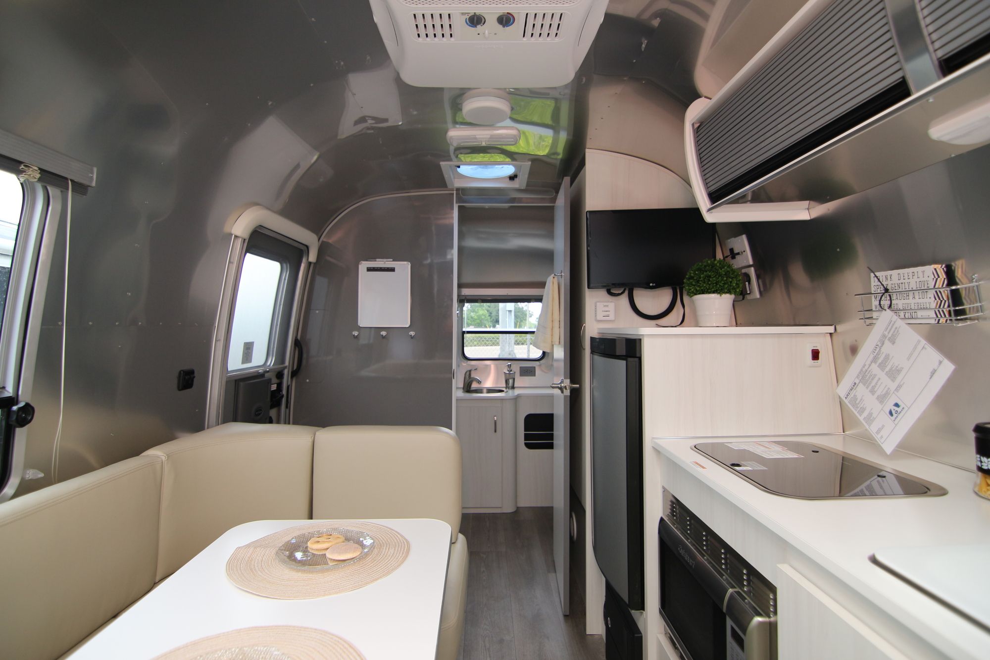 New 2019 Airstream Sport 22FB Travel Trailer  For Sale