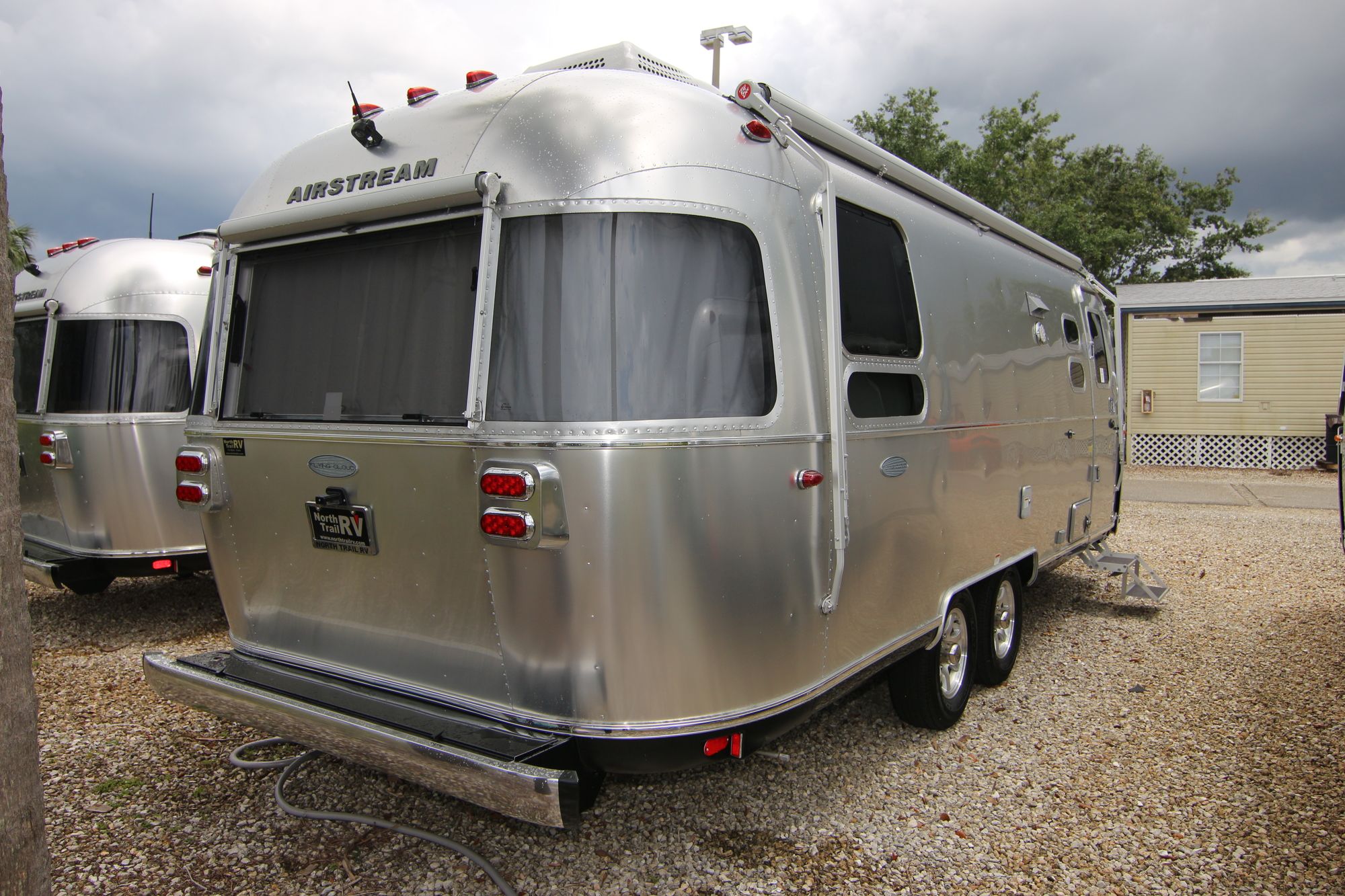 New 2019 Airstream Flying Cloud 25RB Travel Trailer  For Sale