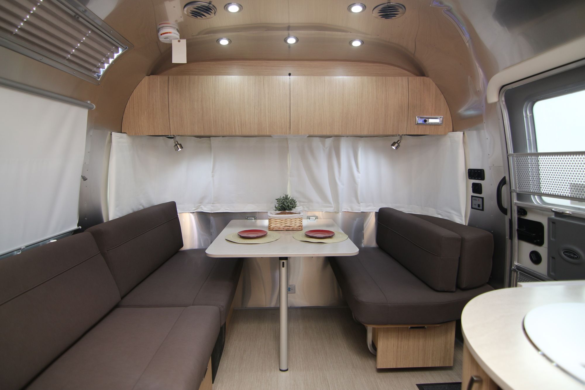 New 2019 Airstream Flying Cloud 25RB Travel Trailer  For Sale