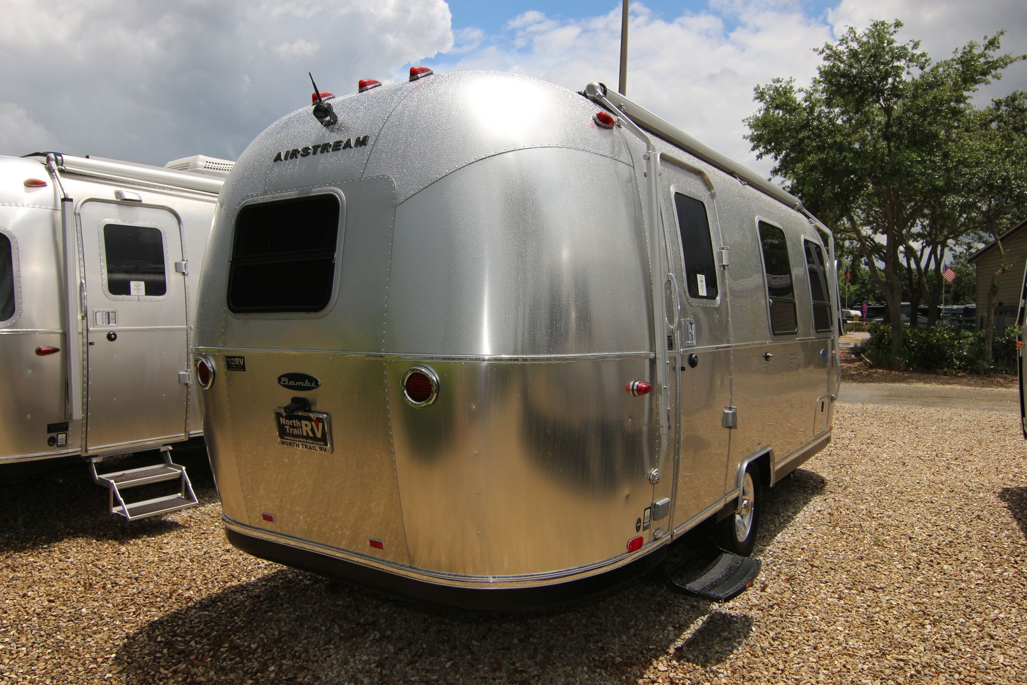 New 2019 Airstream Sport 22FB Travel Trailer  For Sale