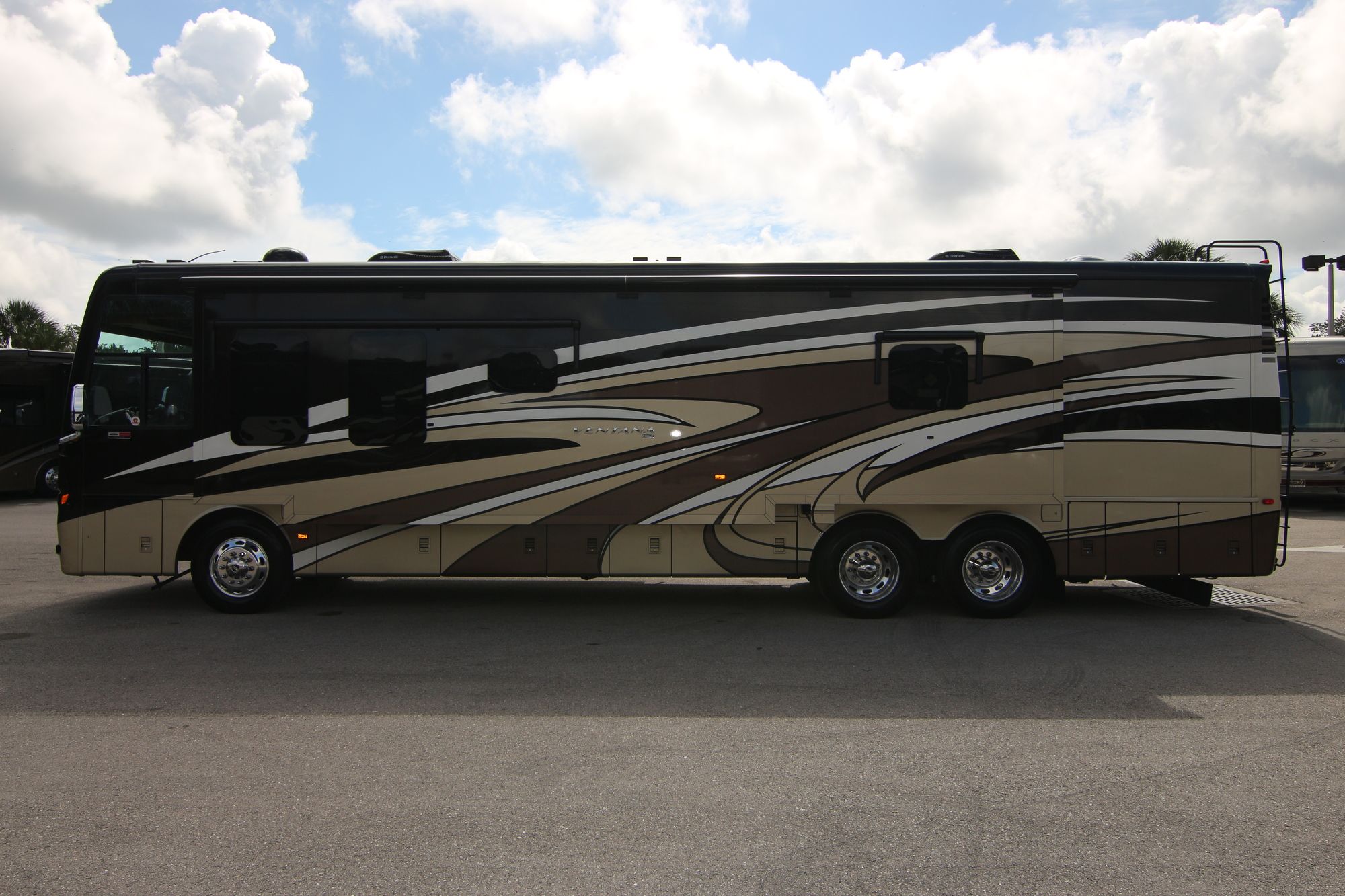 Used 2015 Newmar Ventana 4002 Class A  For Sale