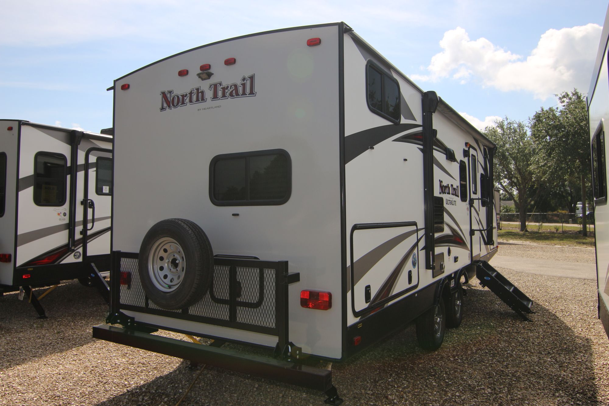 New 2019 Heartland Rv North Trail 24BHS Travel Trailer  For Sale