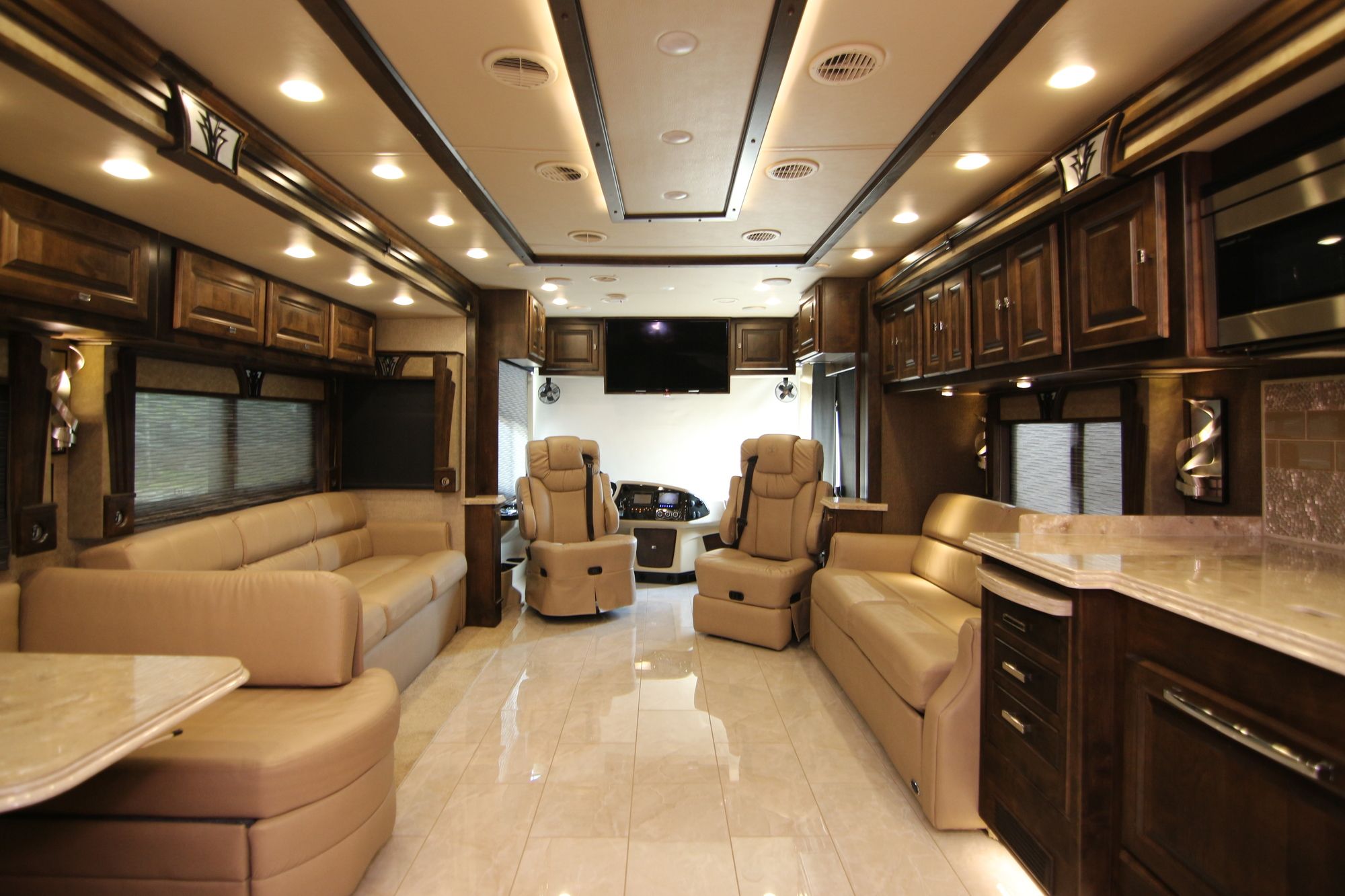 Used 2017 Tiffin Motor Homes Phaeton 40QKH Class A  For Sale