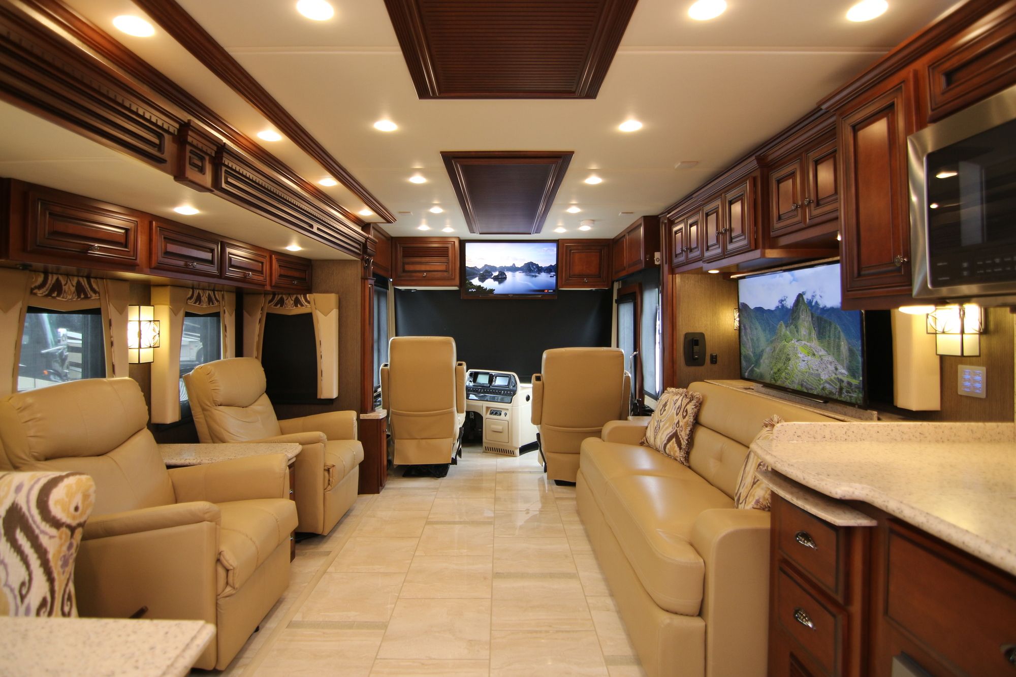 Used 2017 Newmar Dutch Star 4369 Class A  For Sale