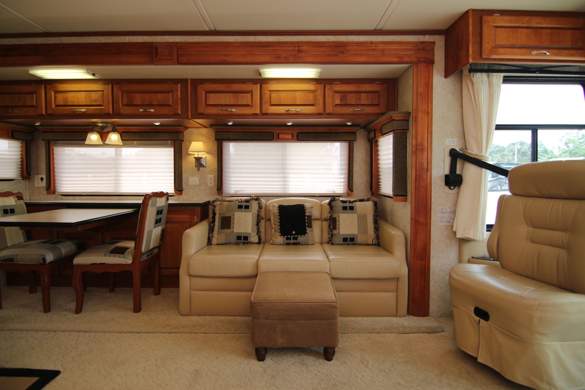 Used 2006 Holiday Rambler Endeavor 40PDQ Class A  For Sale