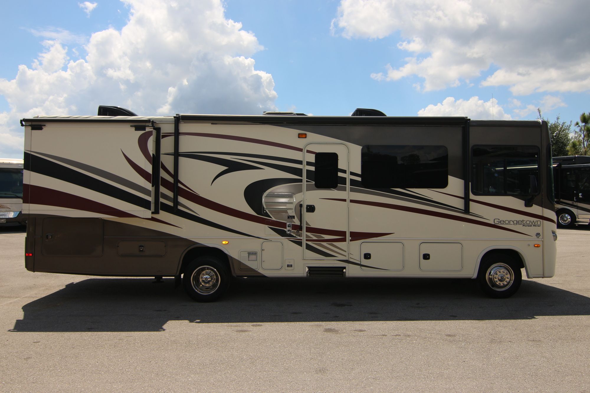 Used 2015 Forest River Georgetown 310DS Class A  For Sale