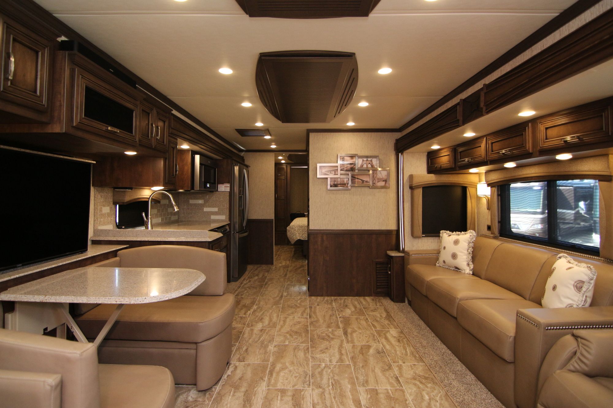 New 2019 Newmar Ventana Le 3412 Class A  For Sale