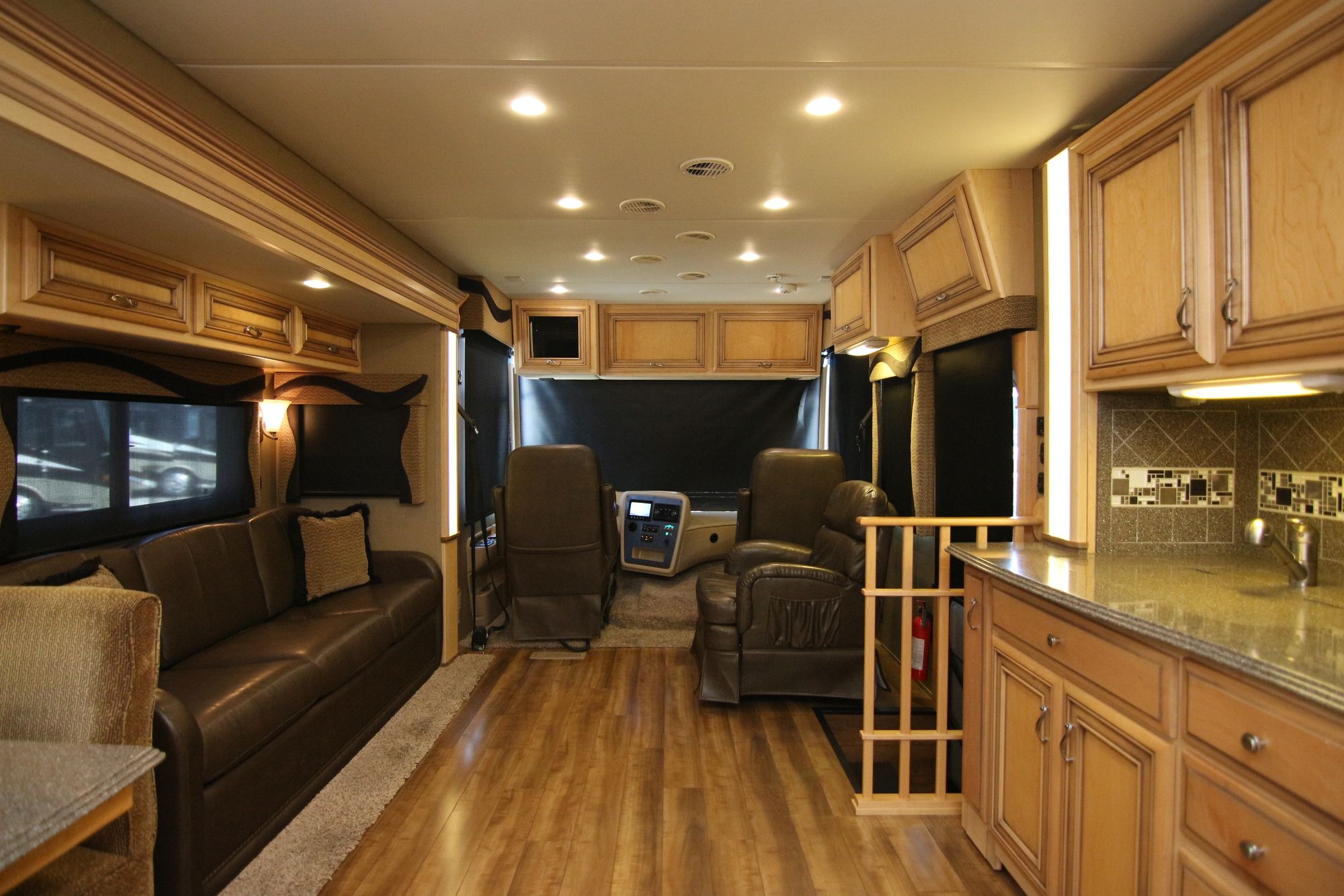 Used 2014 Newmar Canyon Star 3650 Class A  For Sale