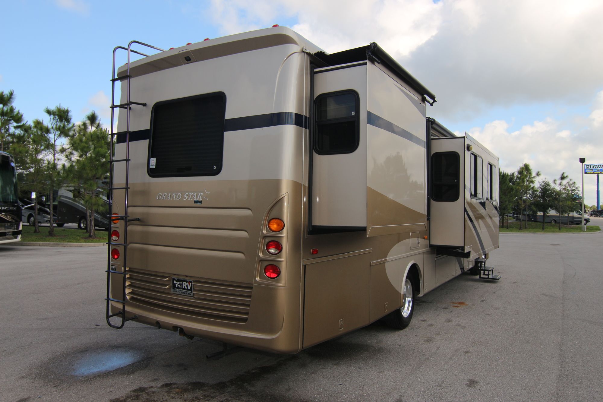 Used 2009 Newmar Grand Star 3752 Class A  For Sale