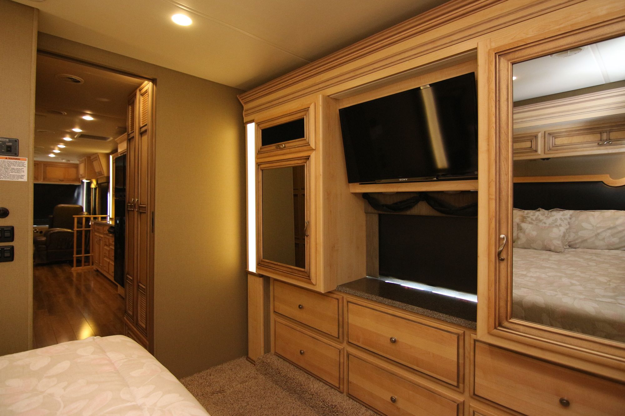 Used 2014 Newmar Canyon Star 3650 Class A  For Sale