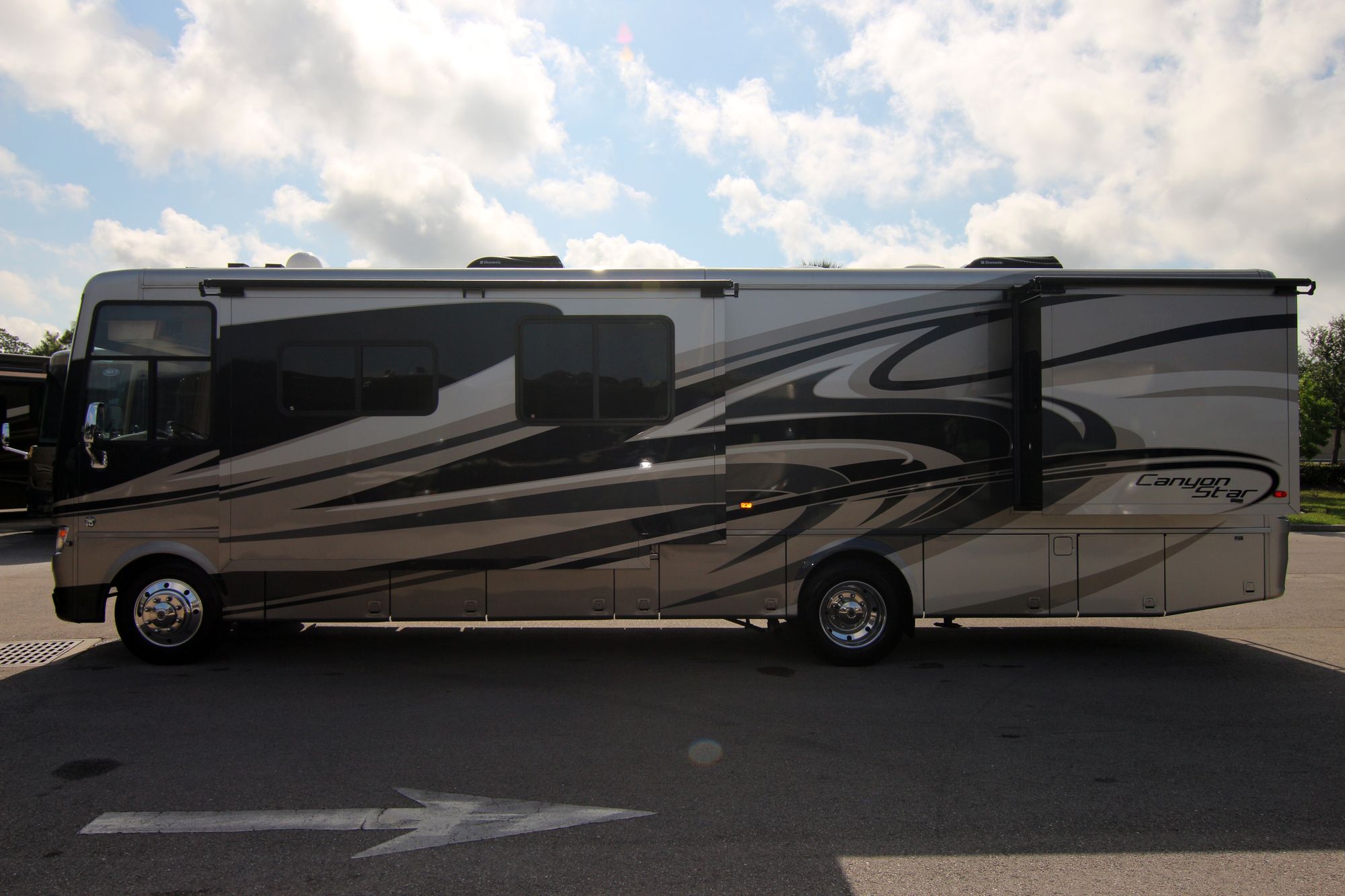 Used 2014 Newmar Canyon Star 3650 Class A  For Sale