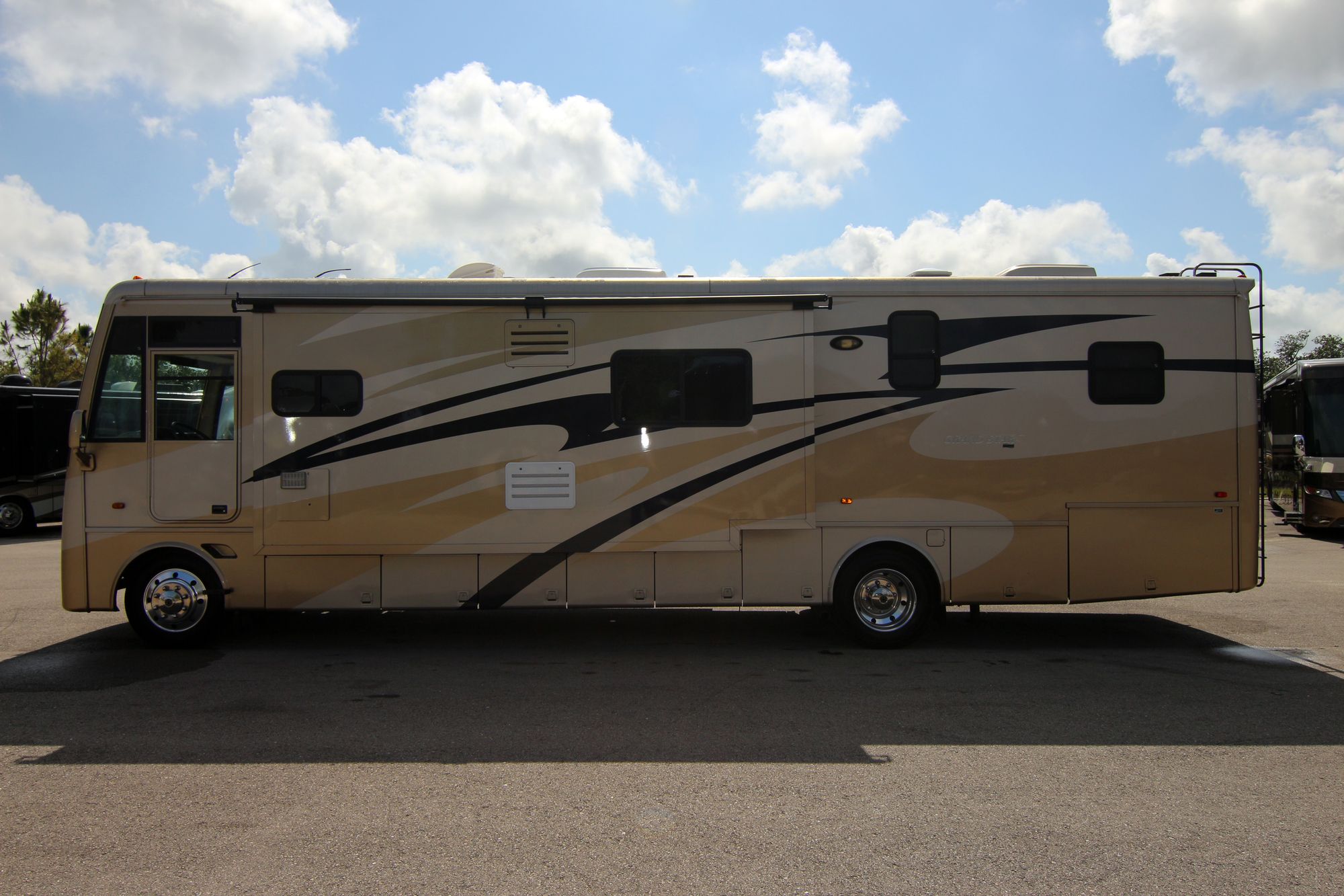 Used 2009 Newmar Grand Star 3752 Class A  For Sale