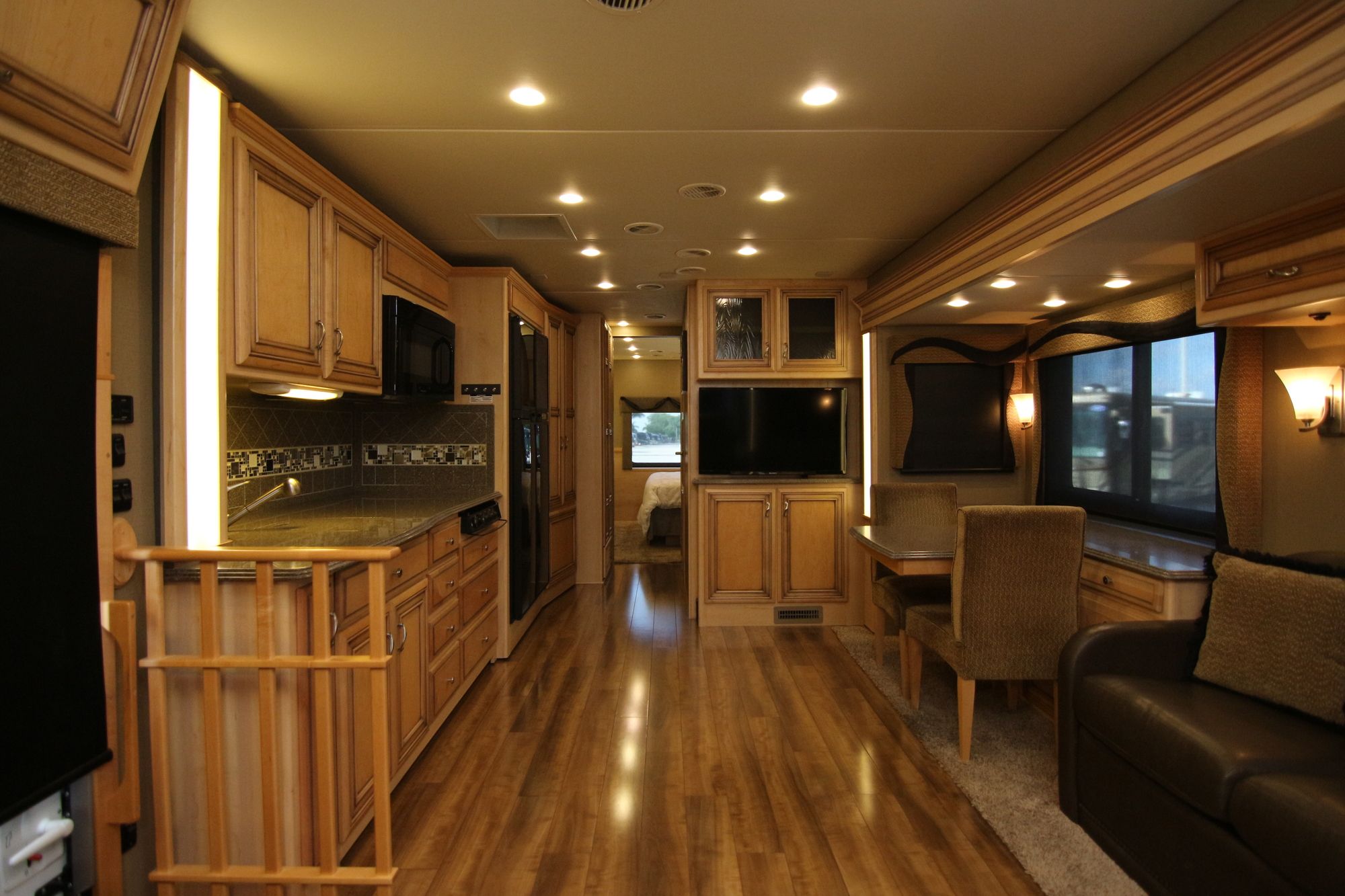 Used 2014 Newmar Canyon Star 3650 Class A  For Sale