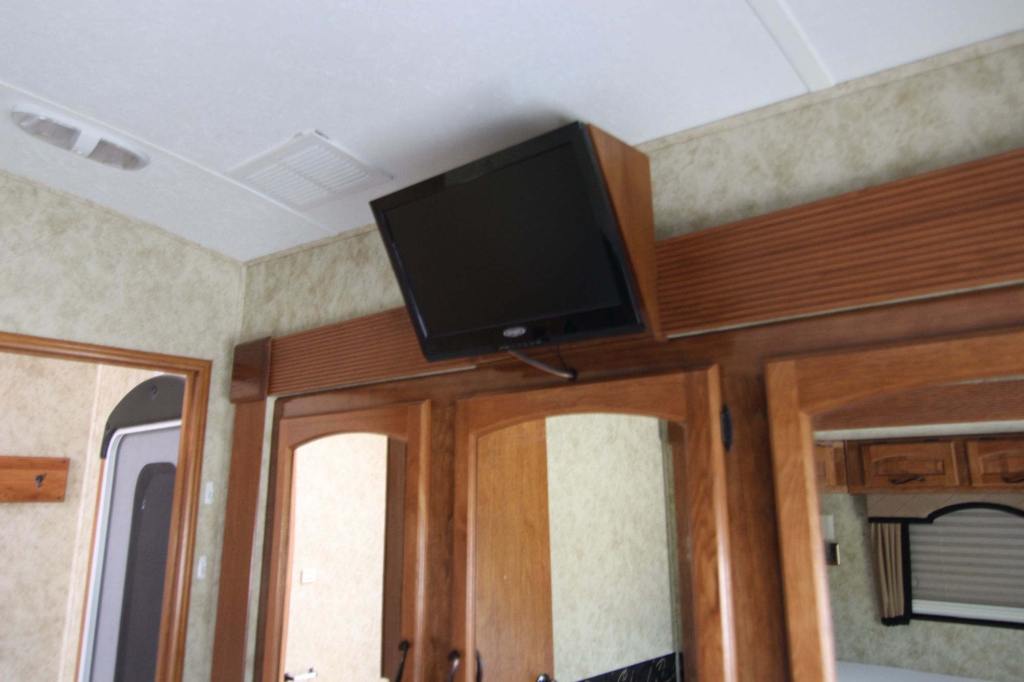 Used 2013 Keystone Montana 3750FL Fifth Wheel  For Sale