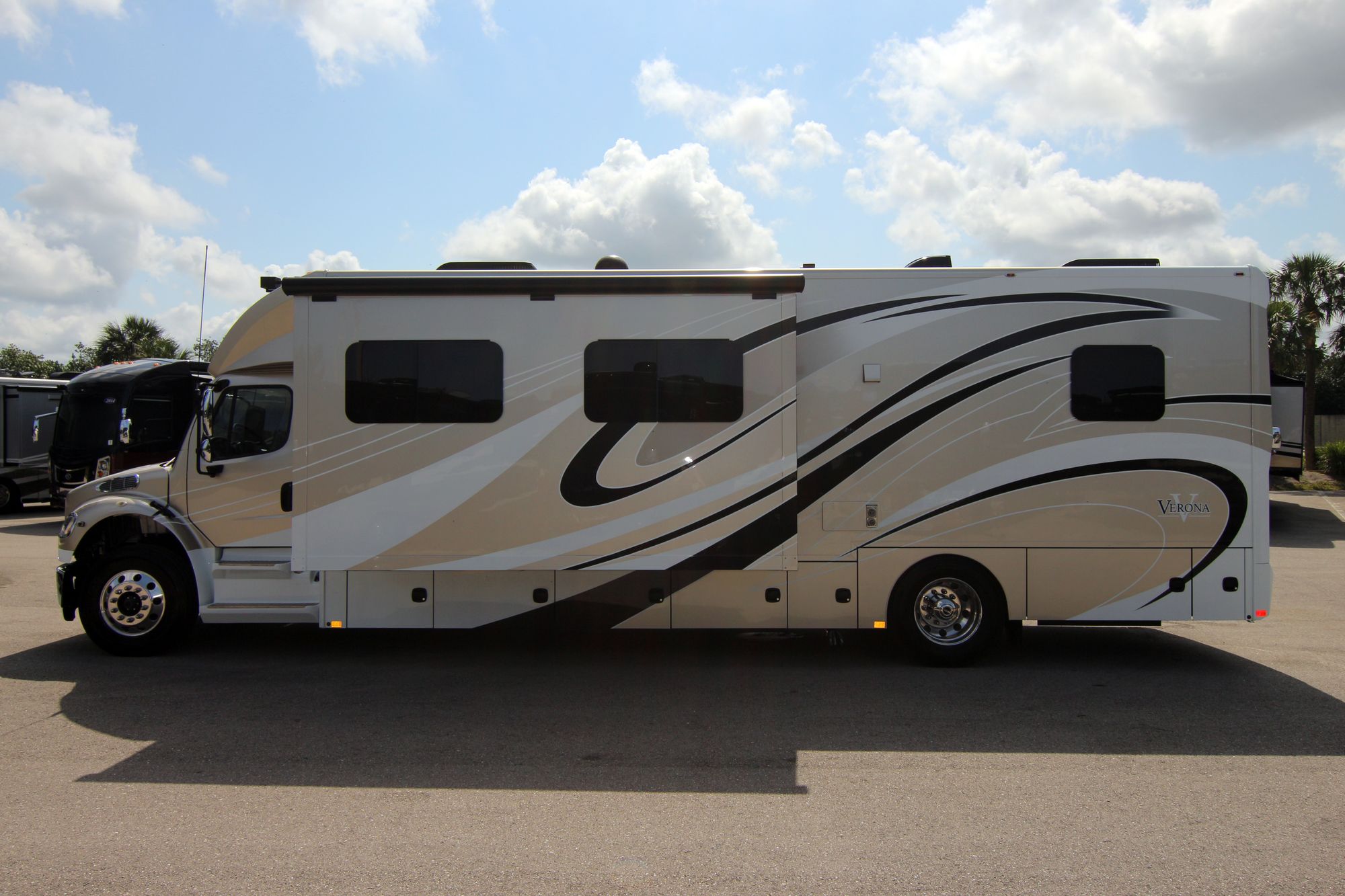 Used 2018 Renegade Rv Verona 36VSB Super C  For Sale