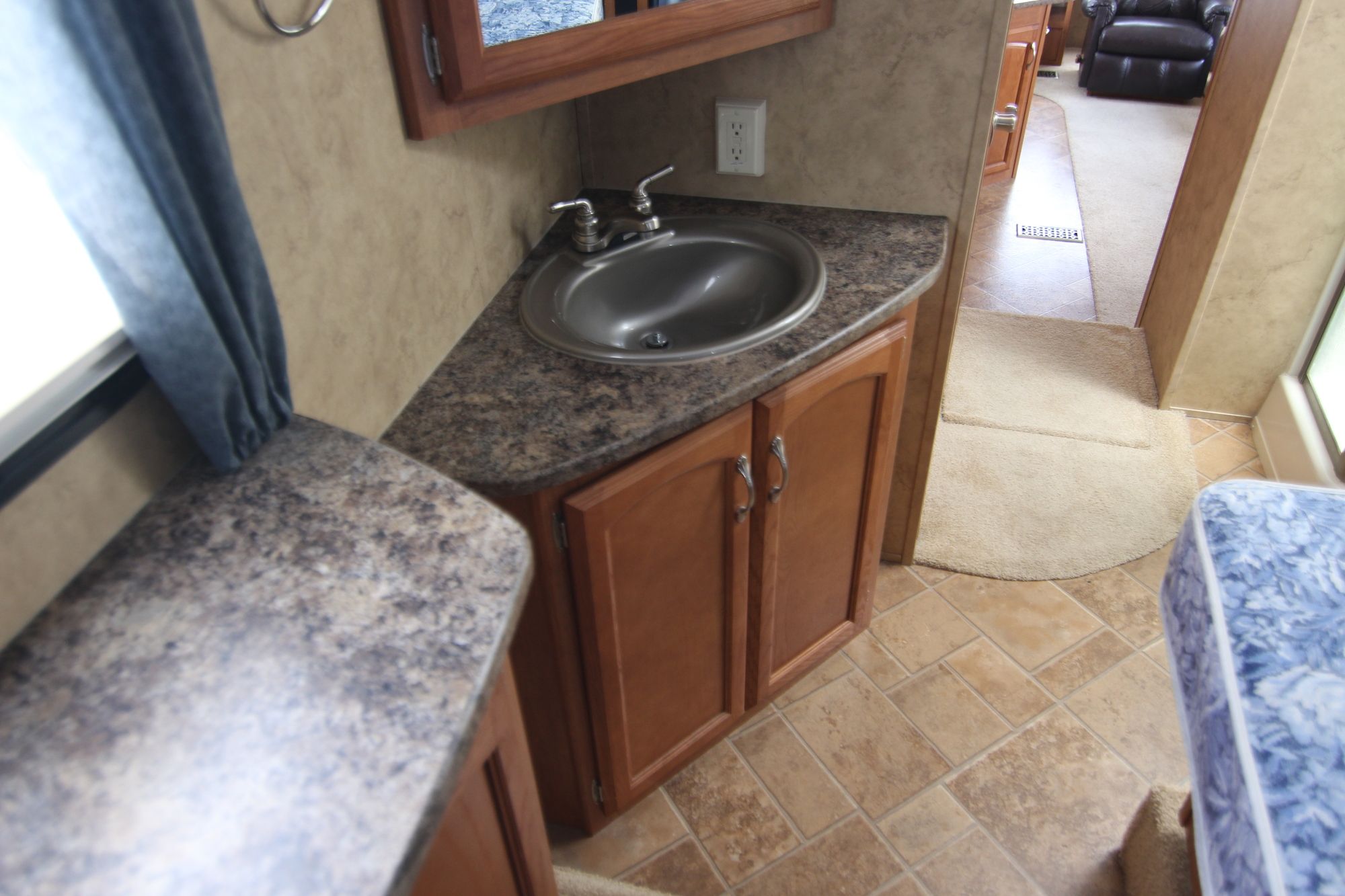 Used 2008 Keystone Cougar 29RLS Fifth Wheel  For Sale