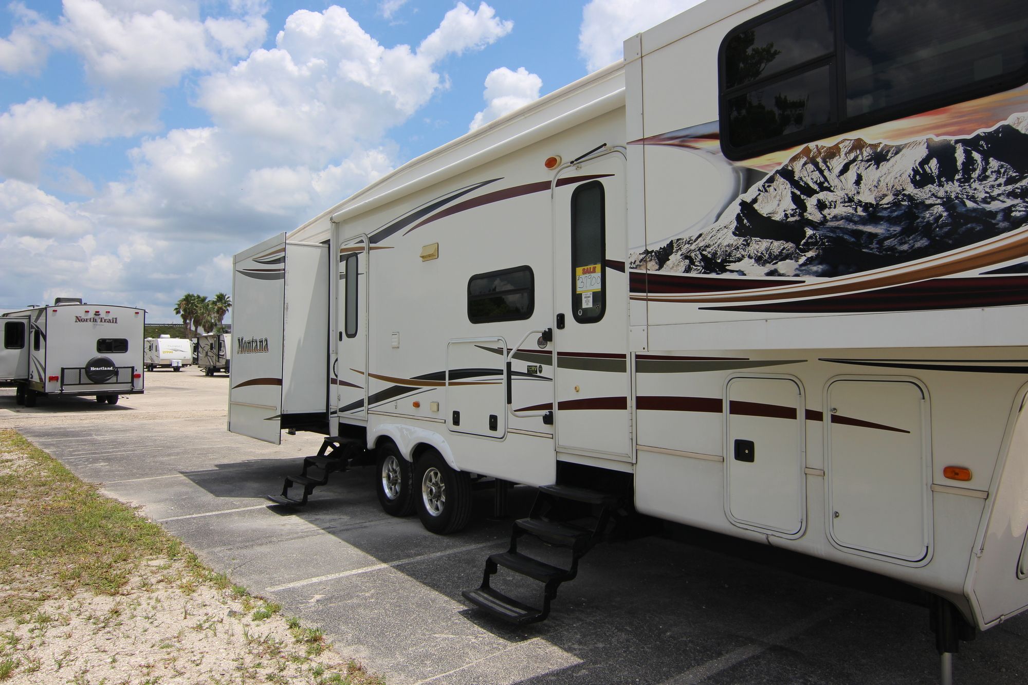 Used 2013 Keystone Montana 3750FL Fifth Wheel  For Sale