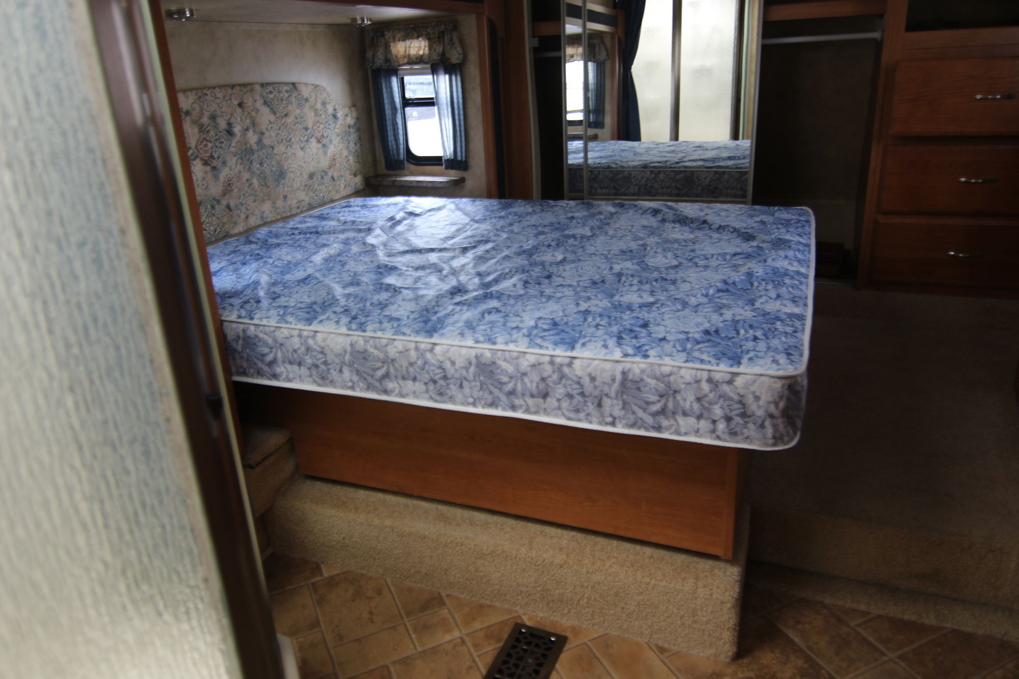 Used 2008 Keystone Cougar 29RLS Fifth Wheel  For Sale