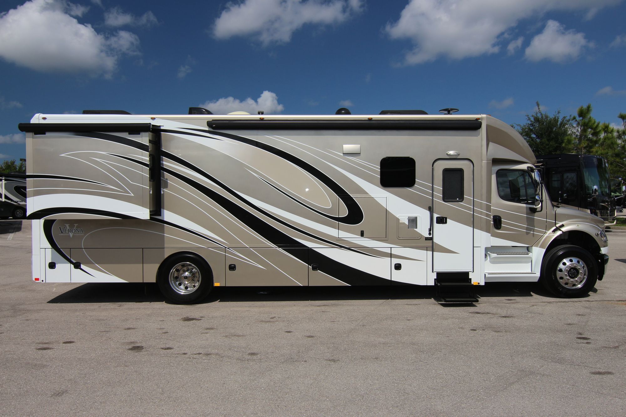 Used 2018 Renegade Rv Verona 36VSB Super C  For Sale